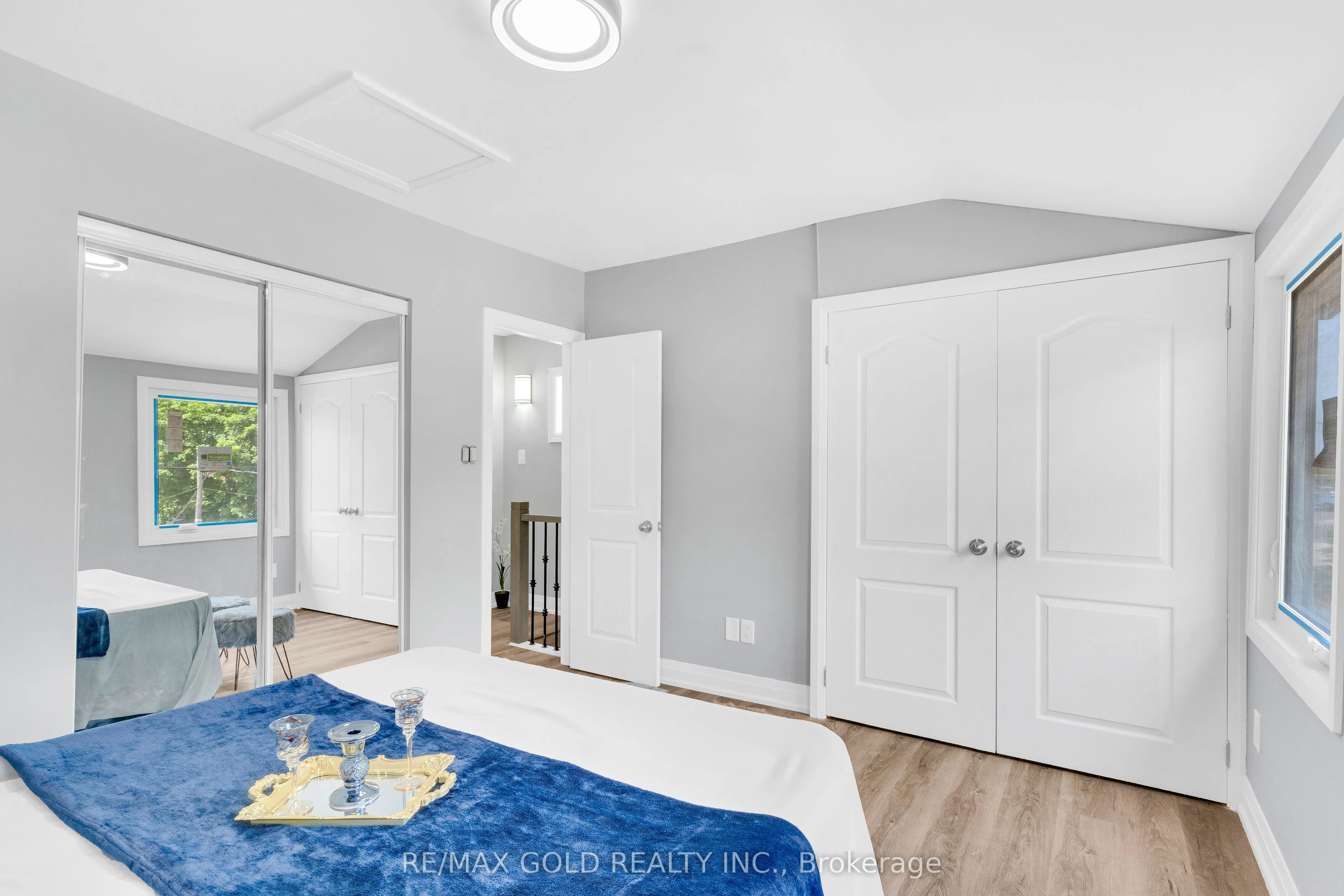 8 Fairglen Crescent