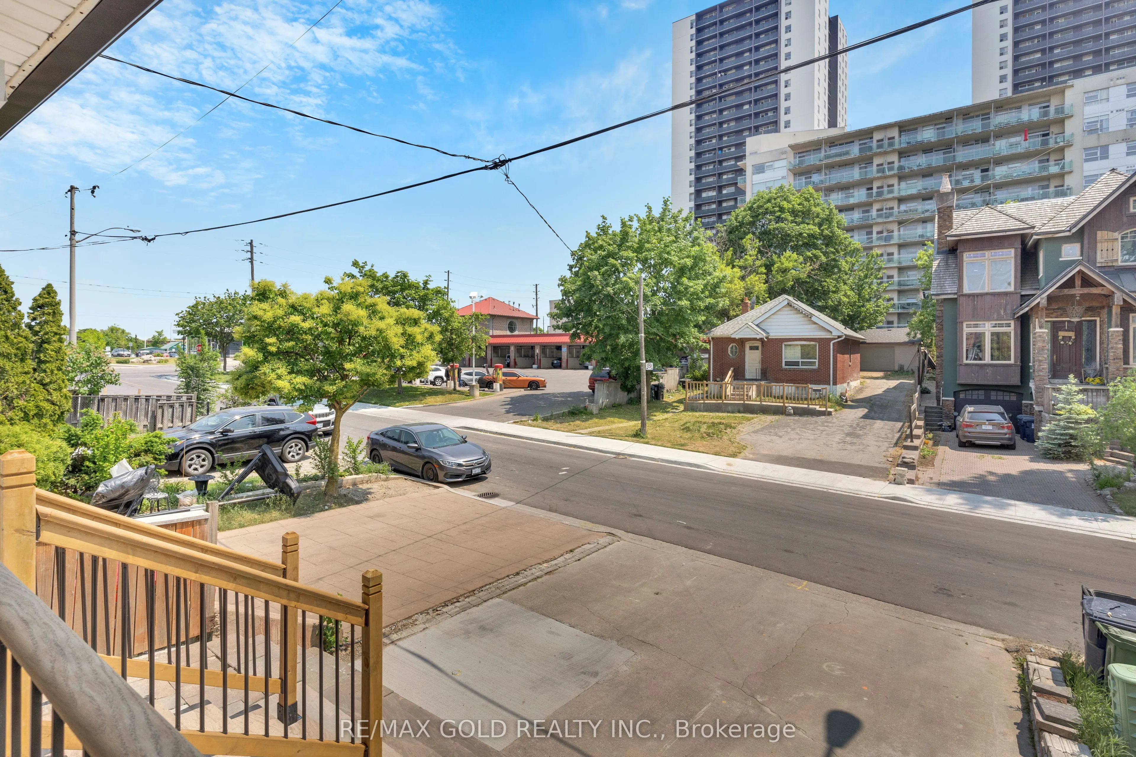 8 Fairglen Crescent