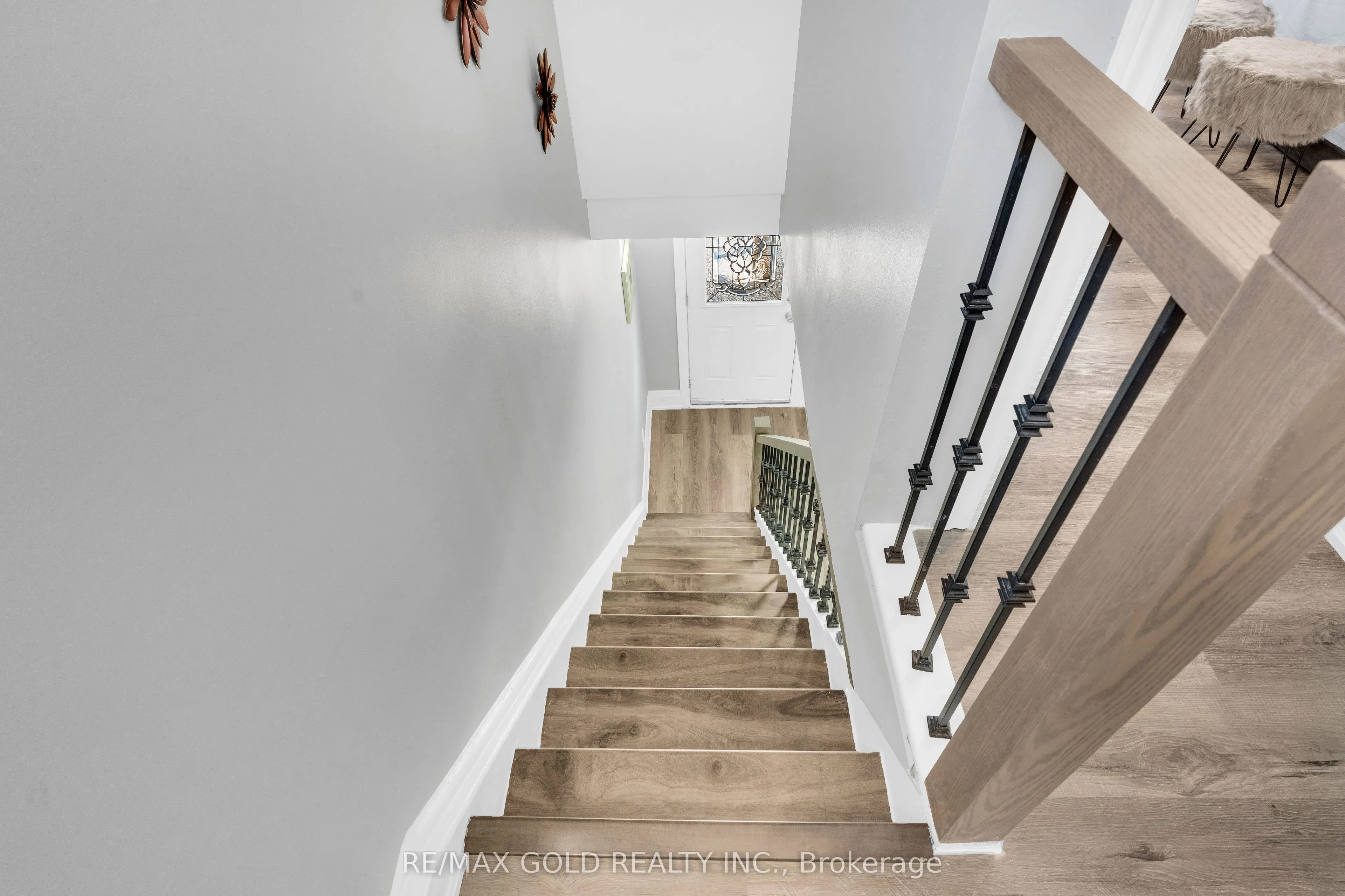 8 Fairglen Crescent