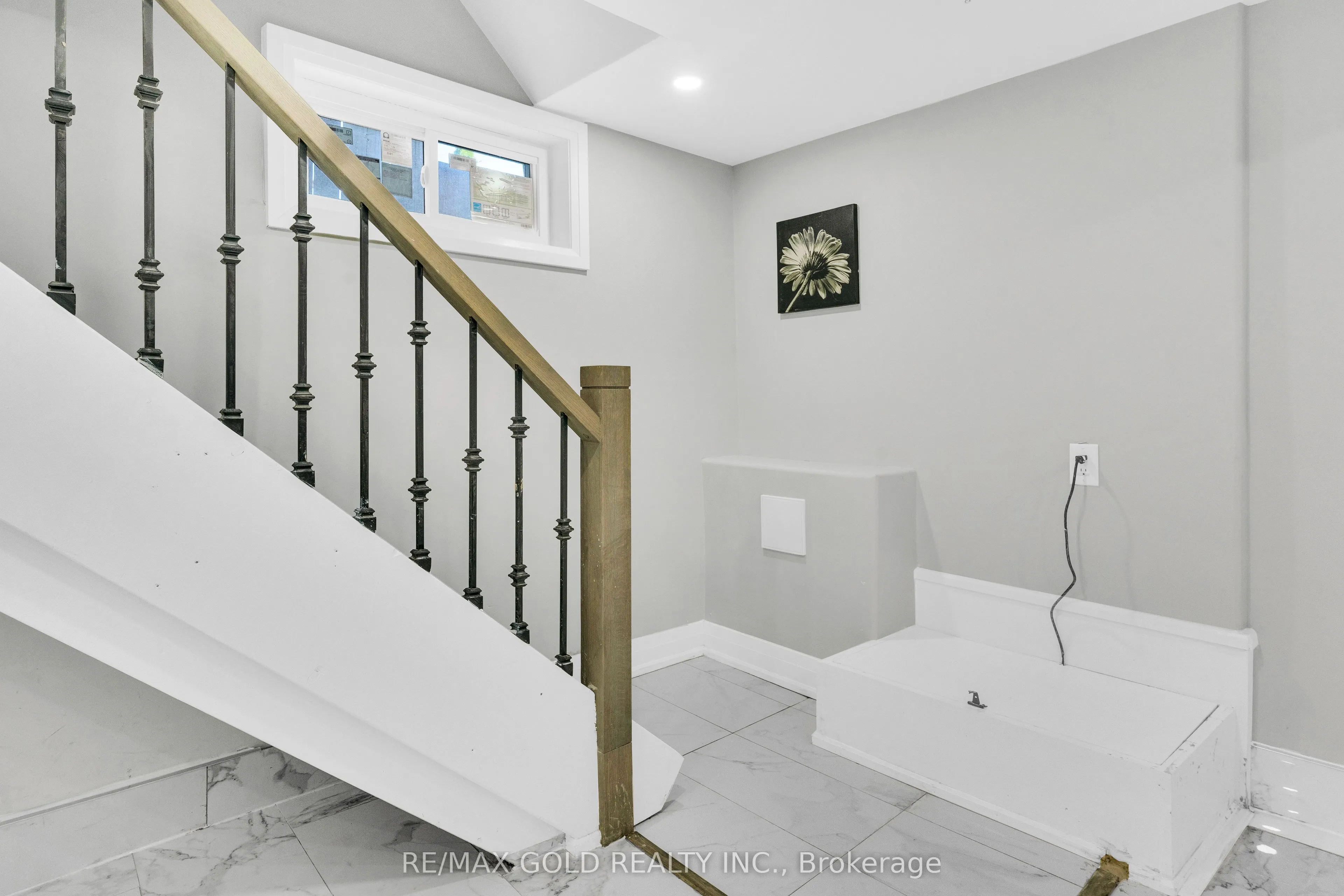 8 Fairglen Crescent