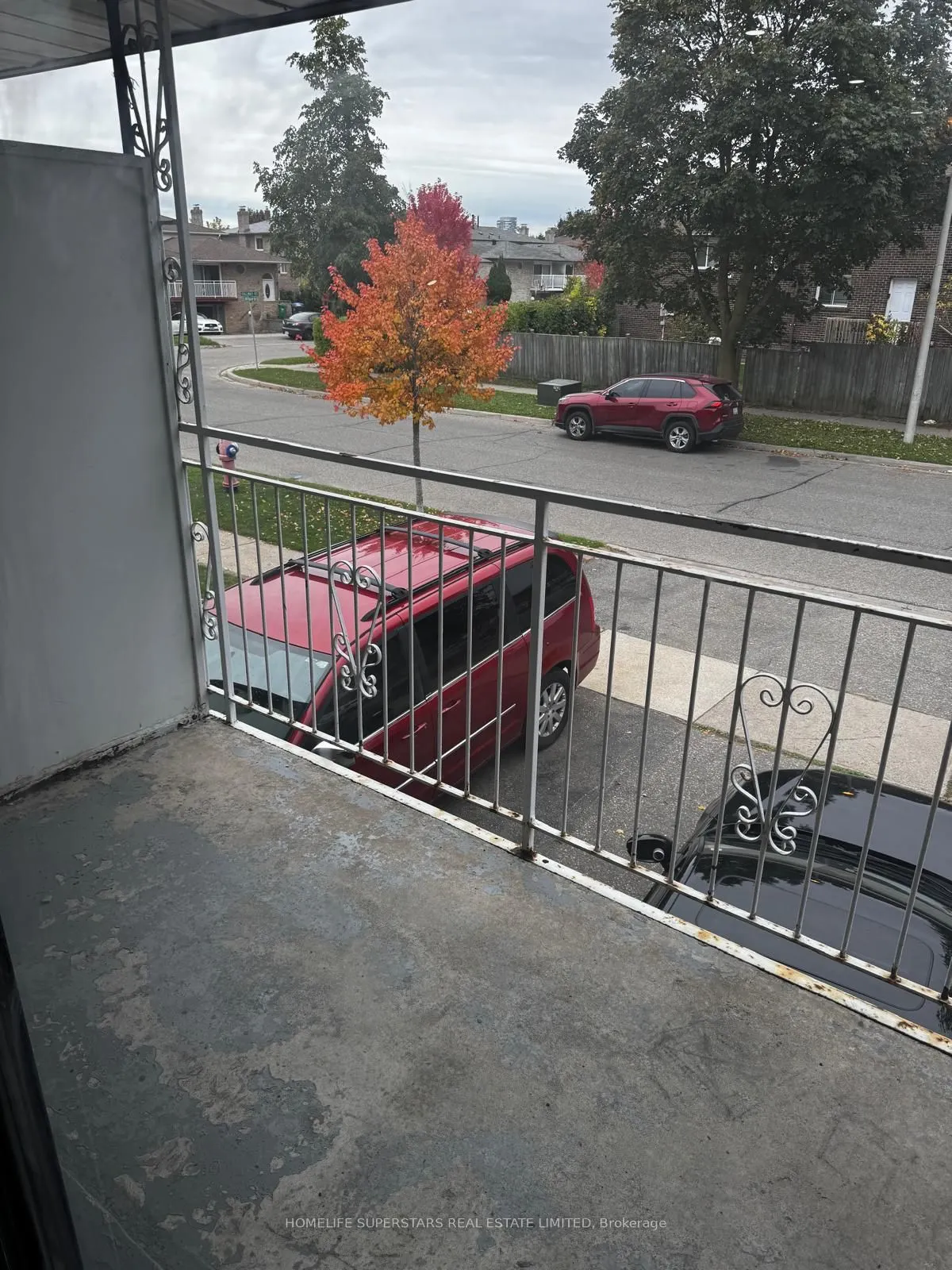 379 Archdekin Drive W