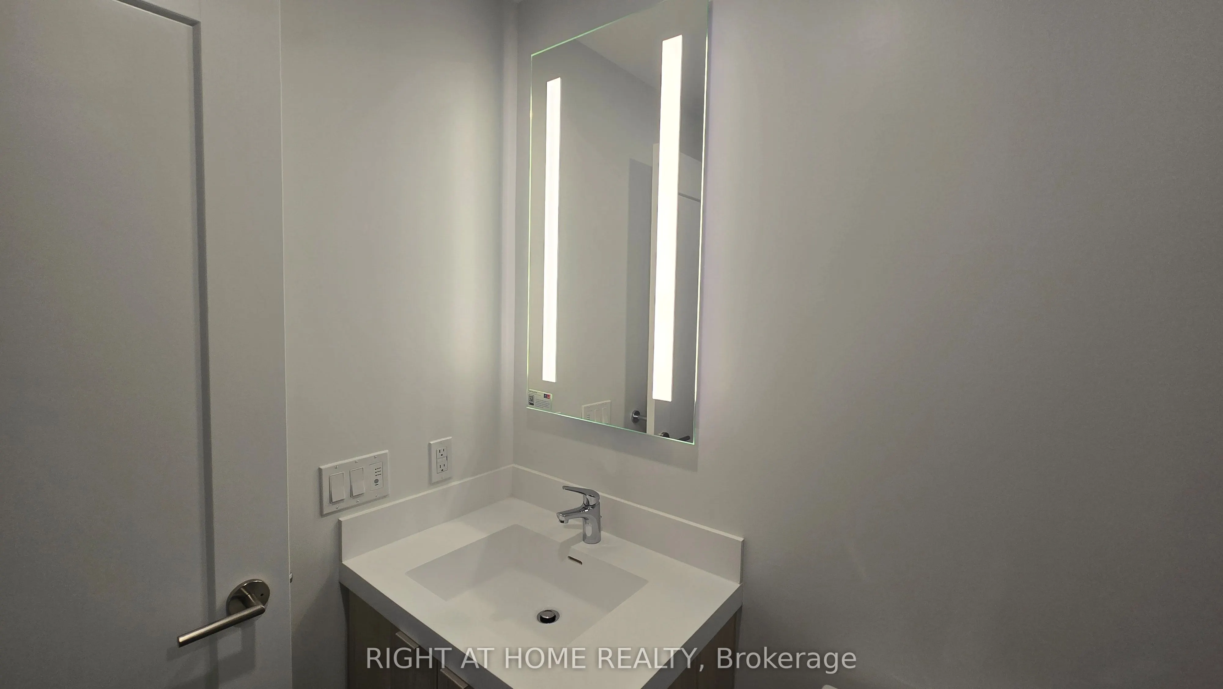 60 Central Park Road Way, #209