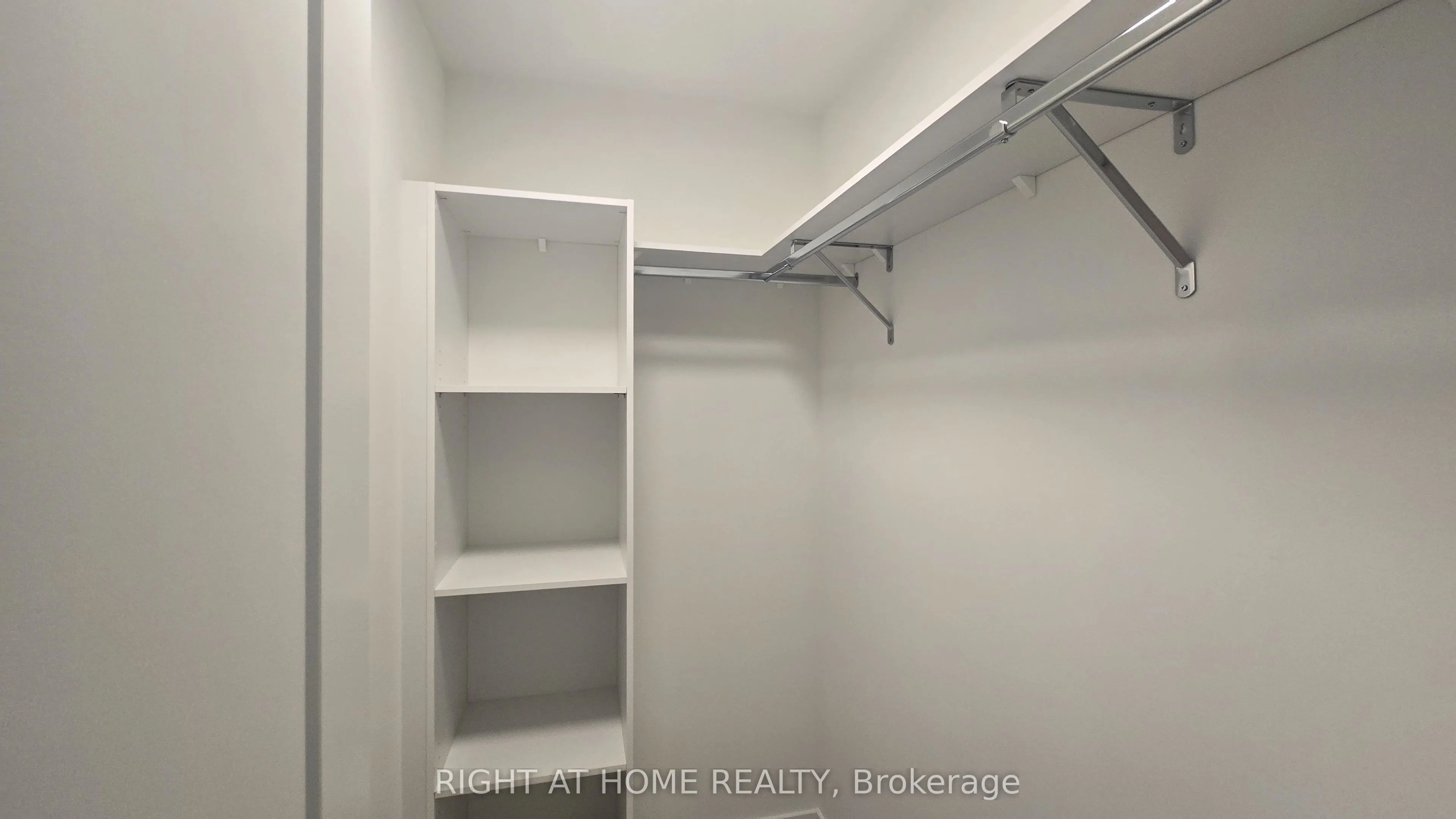 60 Central Park Road Way, #209