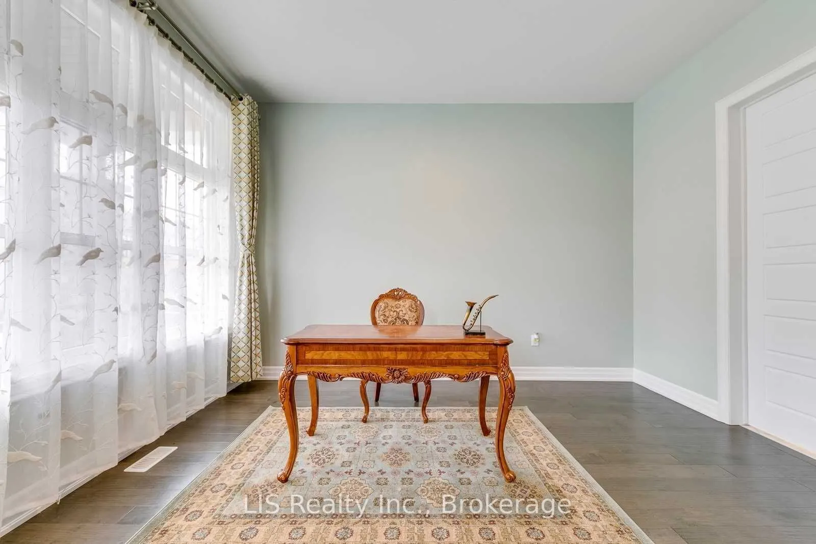 3294 Charles Biggar Drive