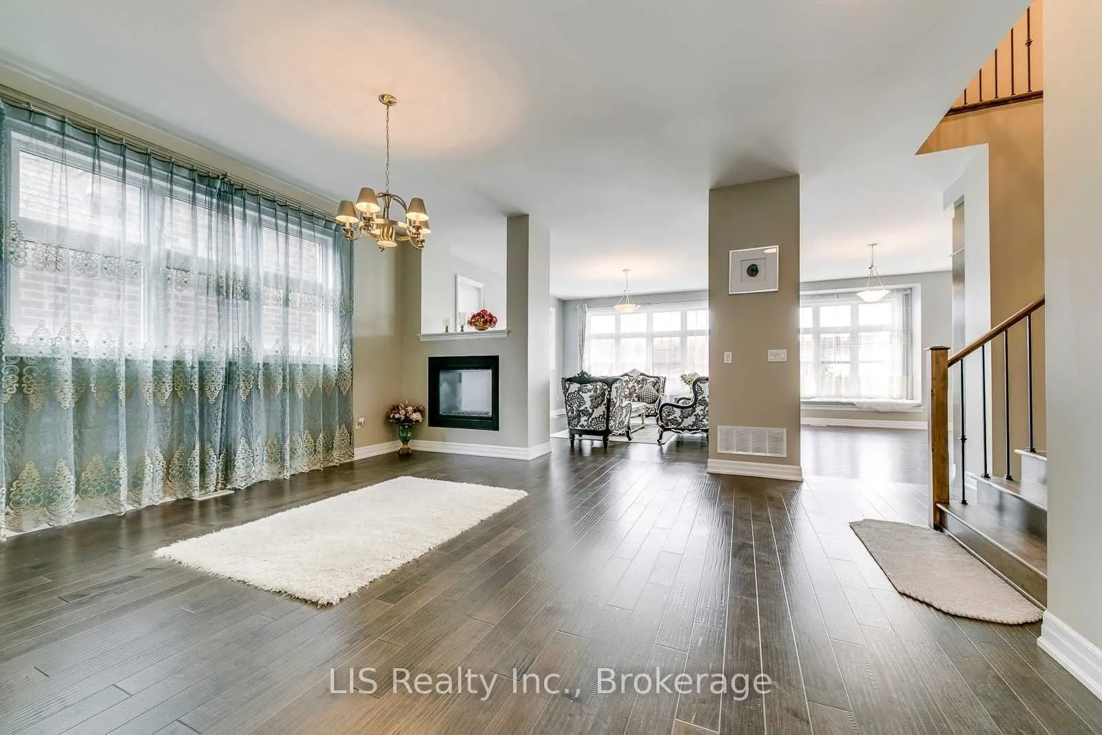 3294 Charles Biggar Drive