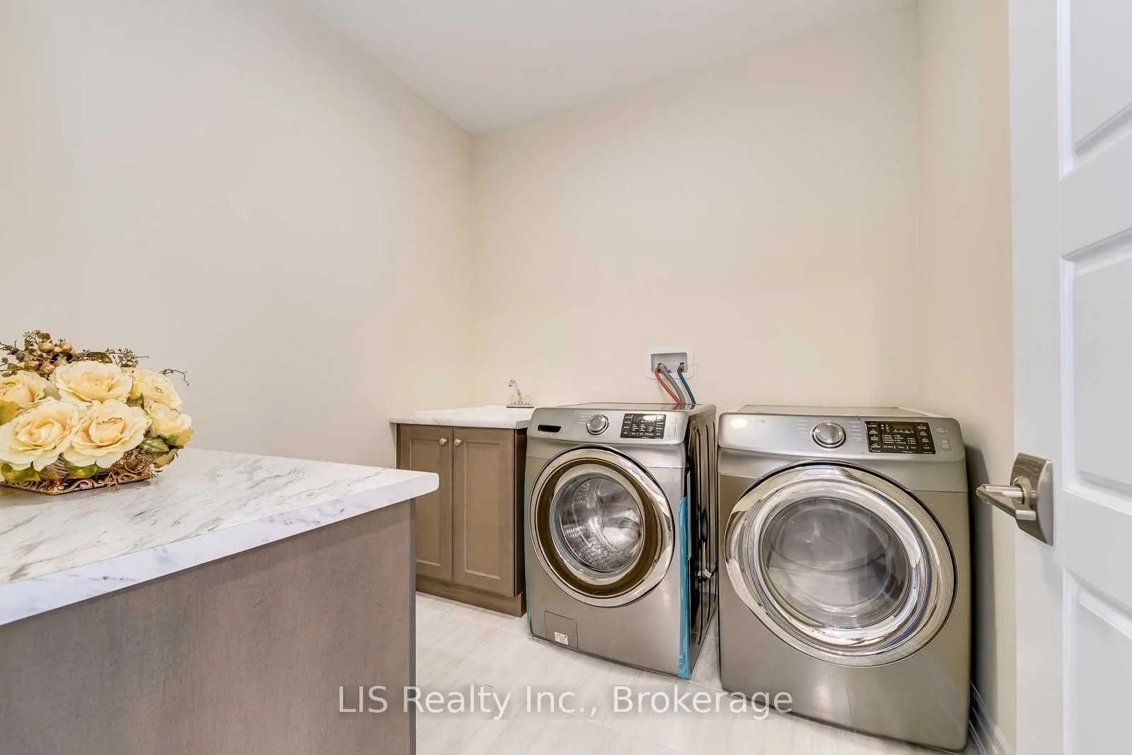 3294 Charles Biggar Drive