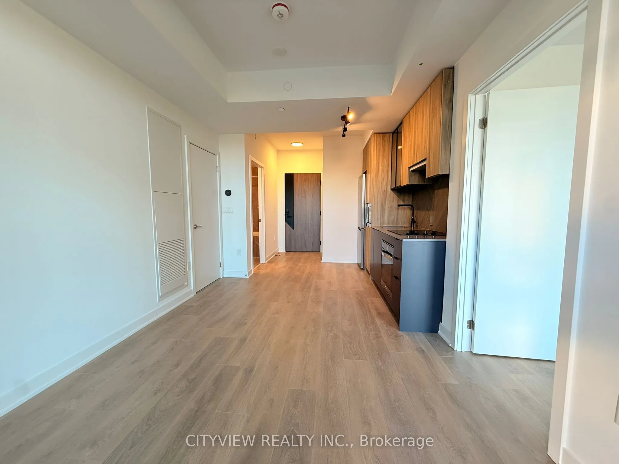 1037 The Queensway, #416