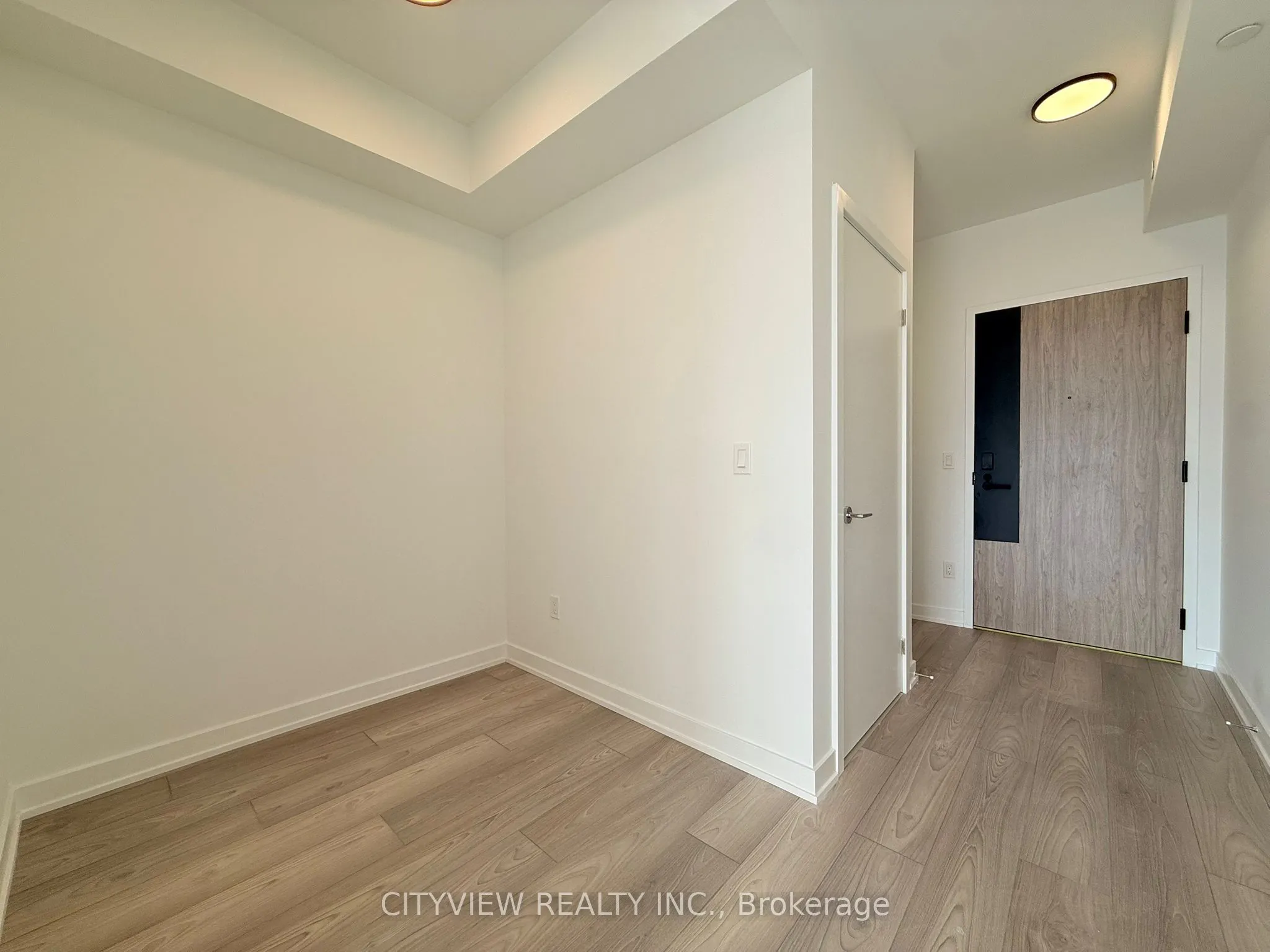 1007 The Queensway, #425