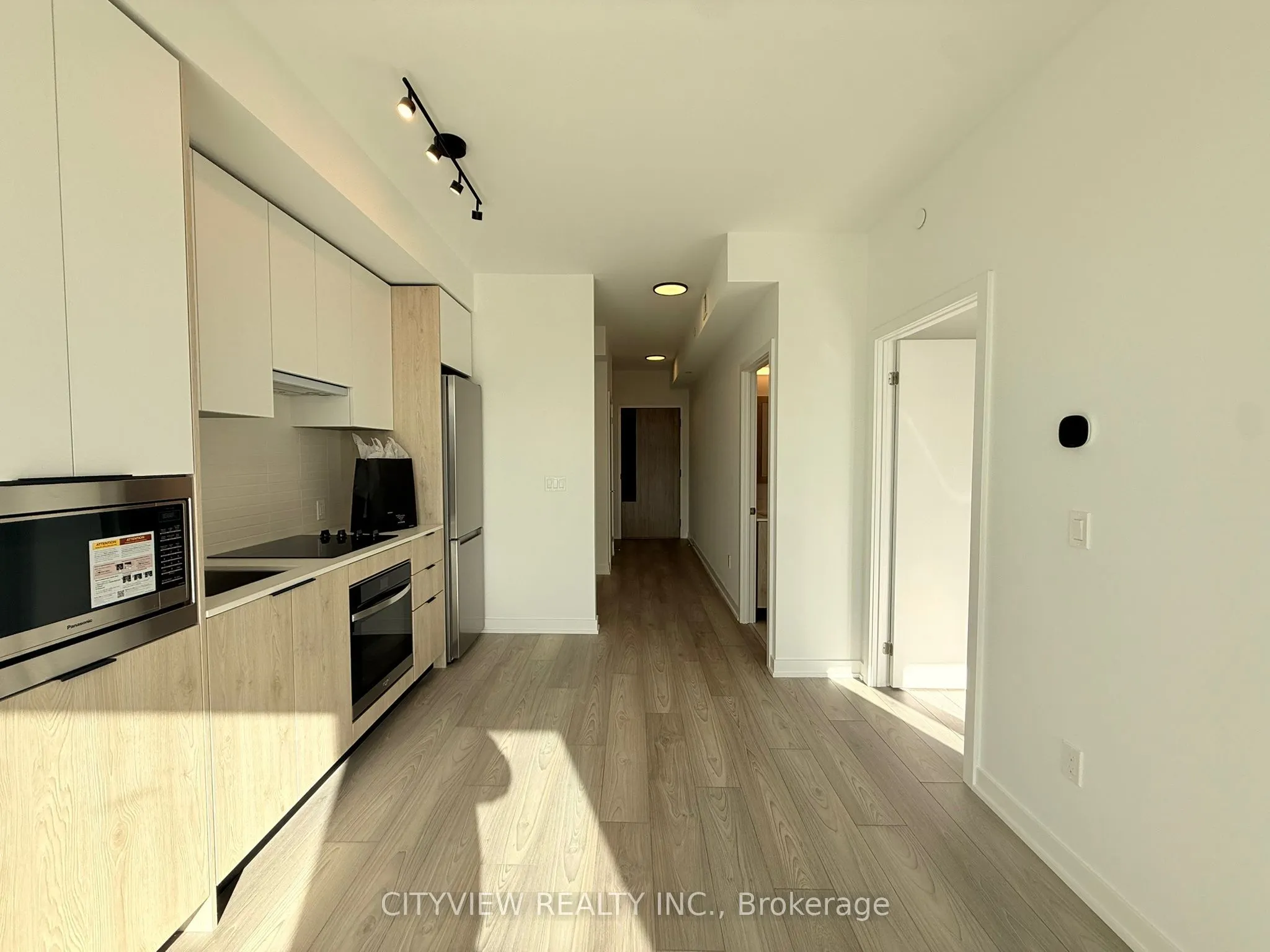 1007 The Queensway, #425