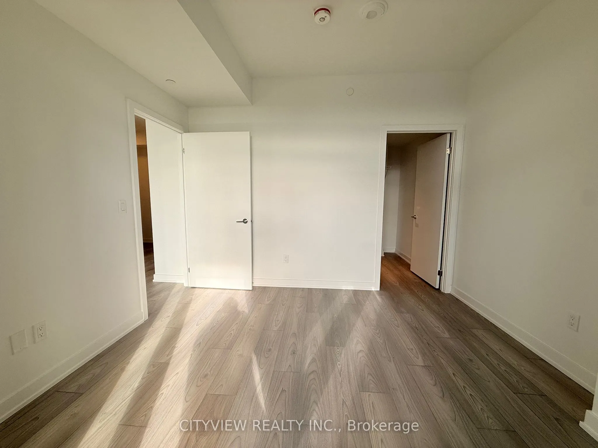 1007 The Queensway, #425