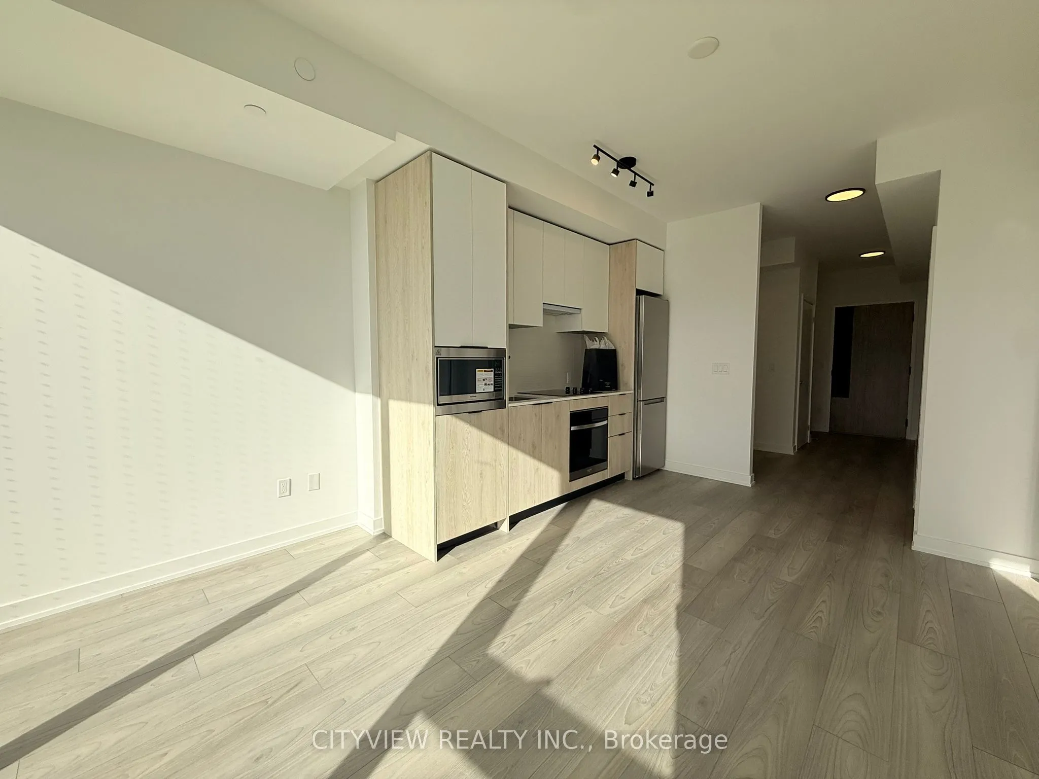 1007 The Queensway, #425