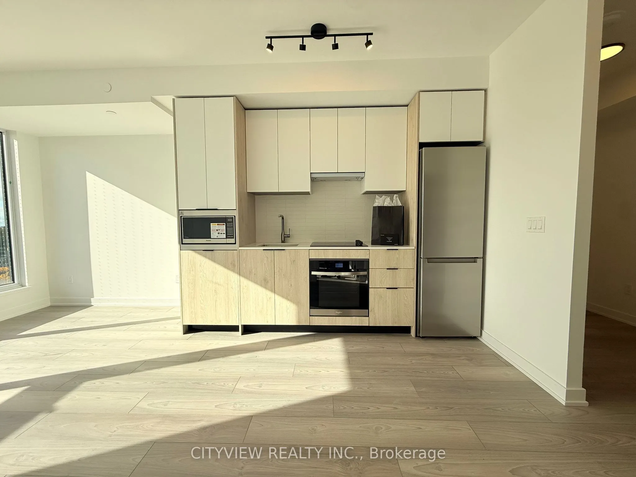 1007 The Queensway, #425