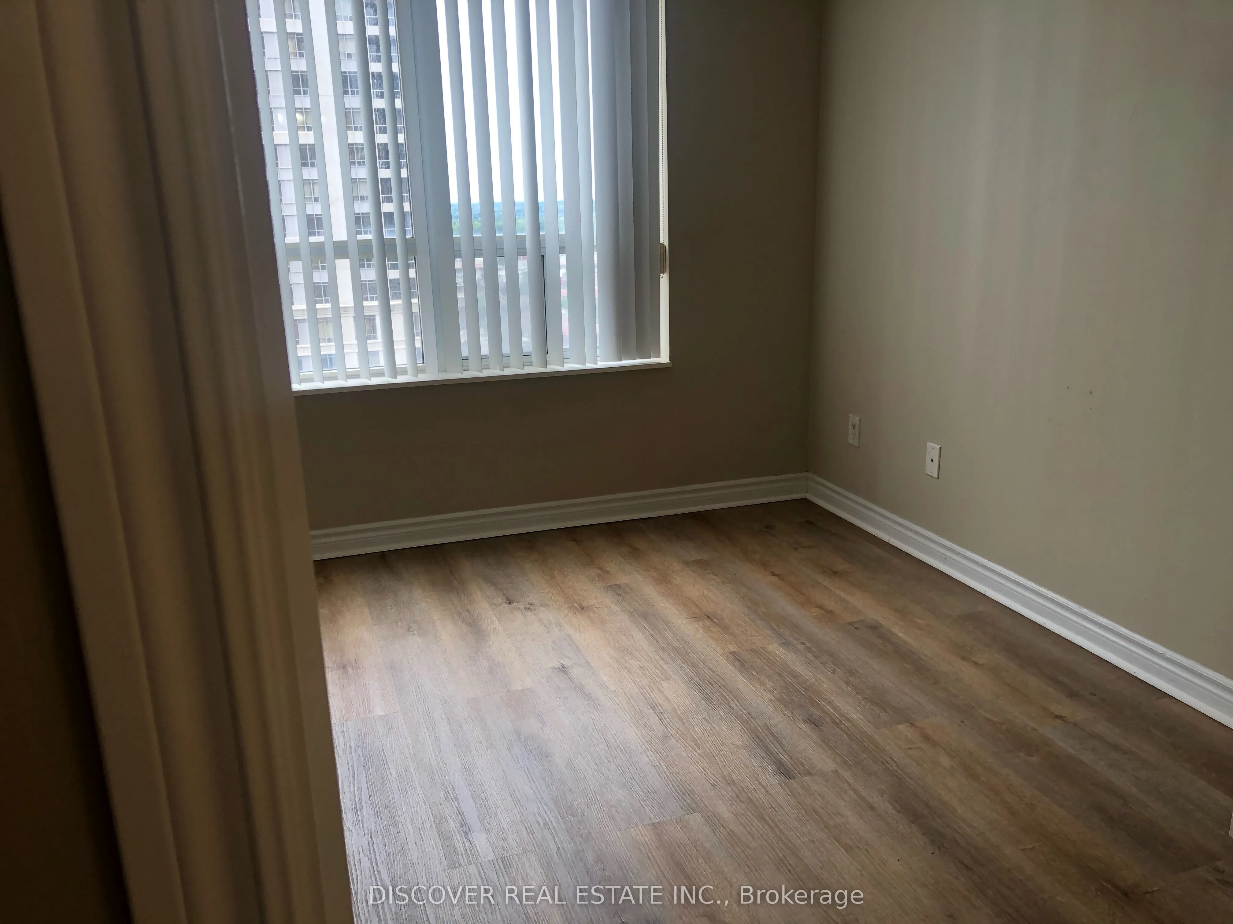 3888 Duke Of York Boulevard, #1631