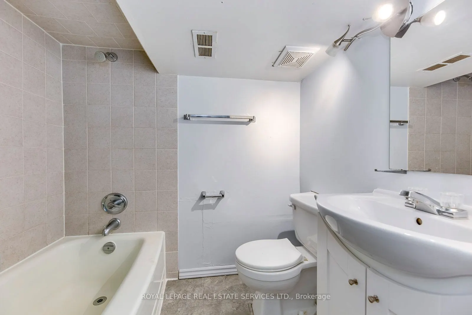 59 Mccraney Street W