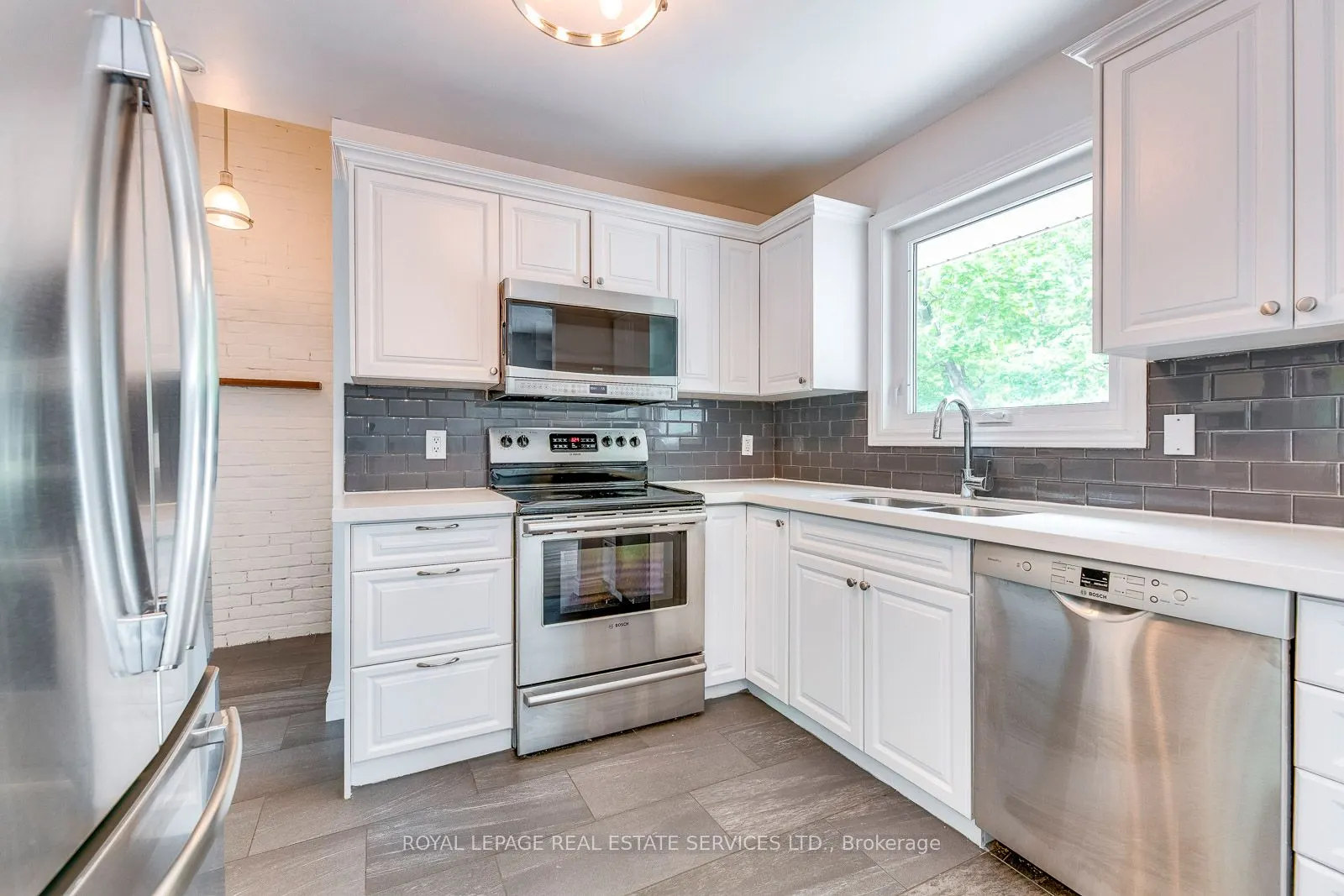 59 Mccraney Street W