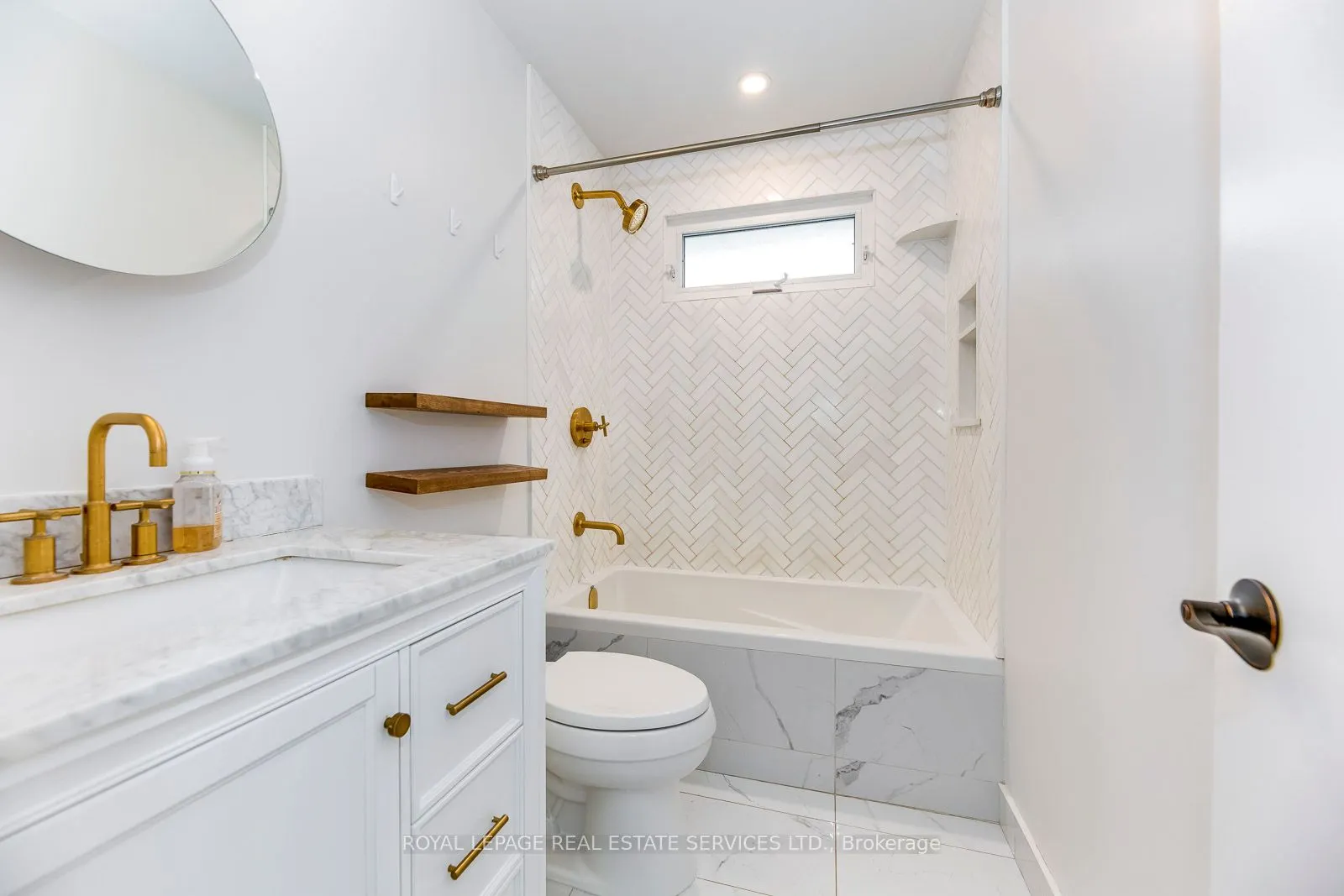 59 Mccraney Street W