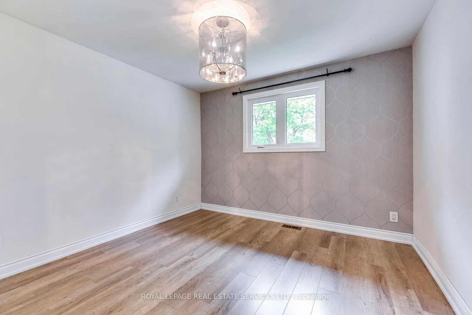 59 Mccraney Street W