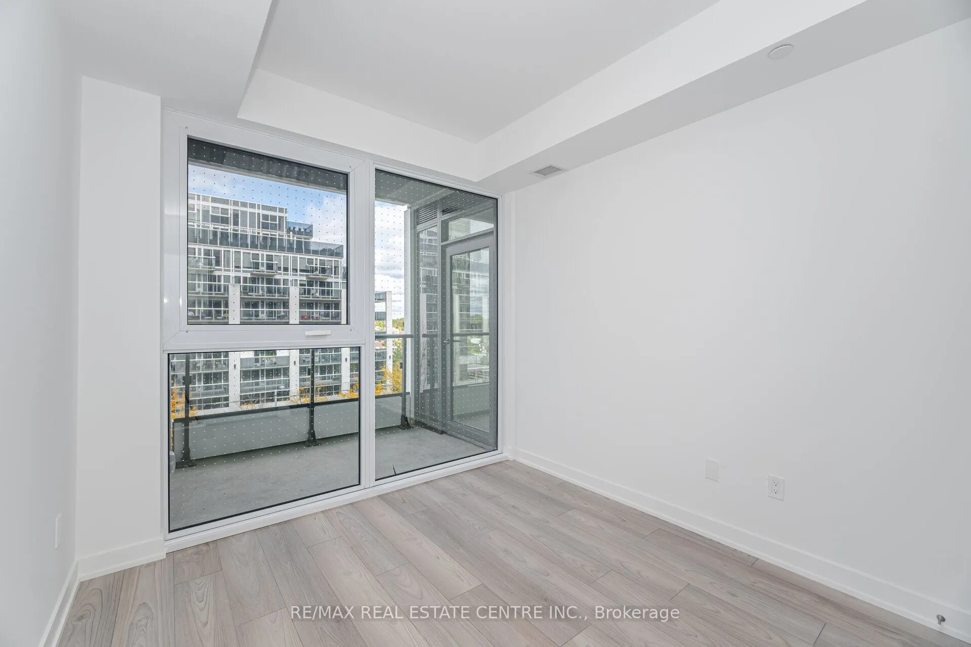 1007 The Queensway, #432