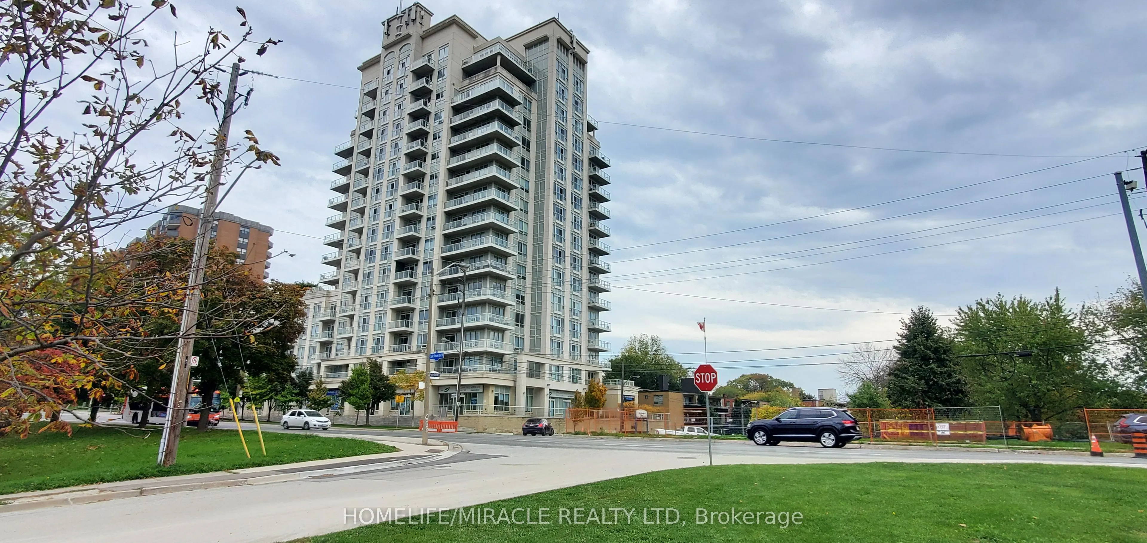 3865 Lake Shore Boulevard W, #408