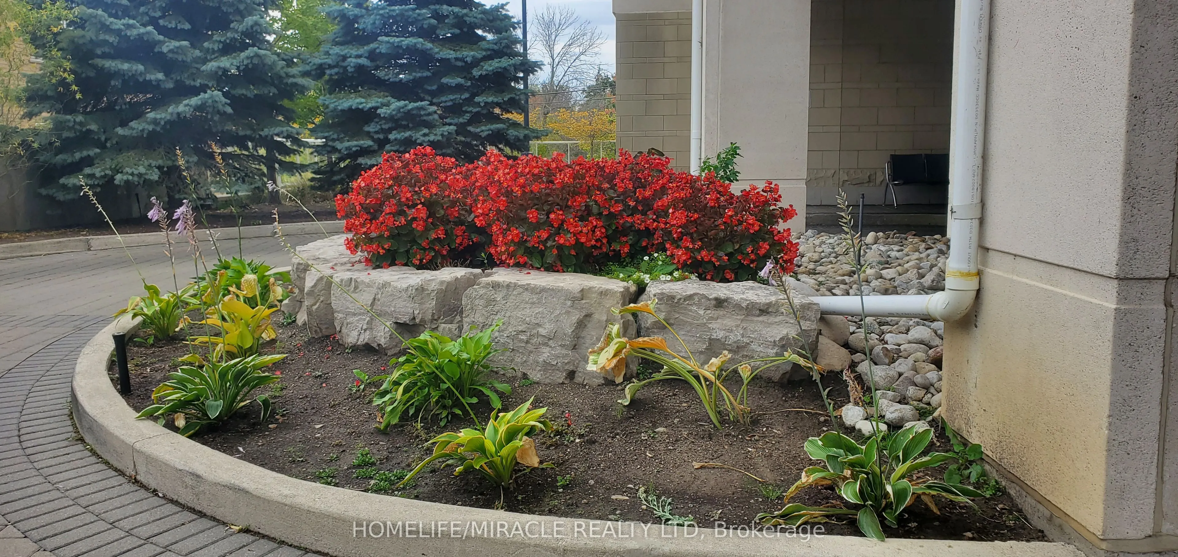 3865 Lake Shore Boulevard W, #408