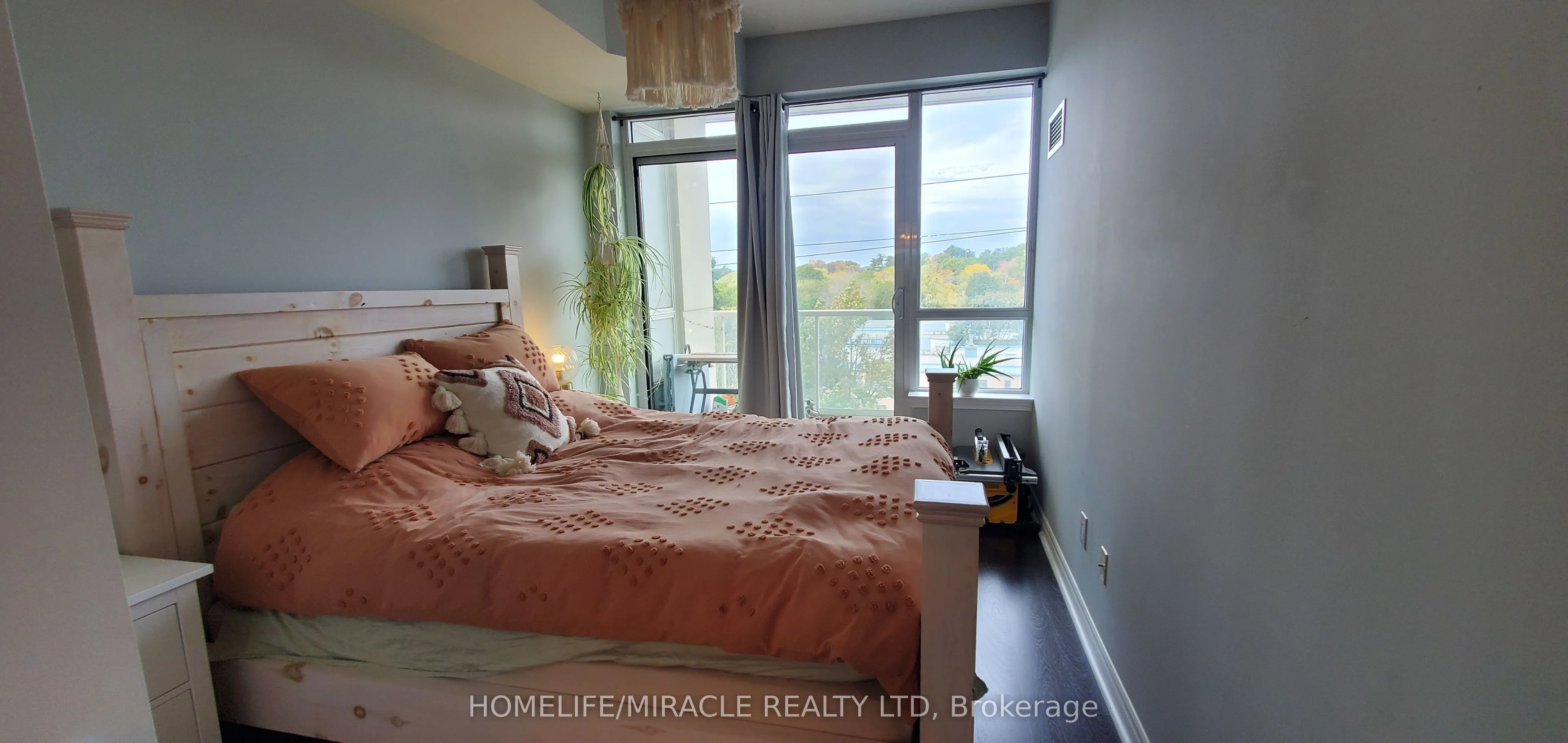 3865 Lake Shore Boulevard W, #408