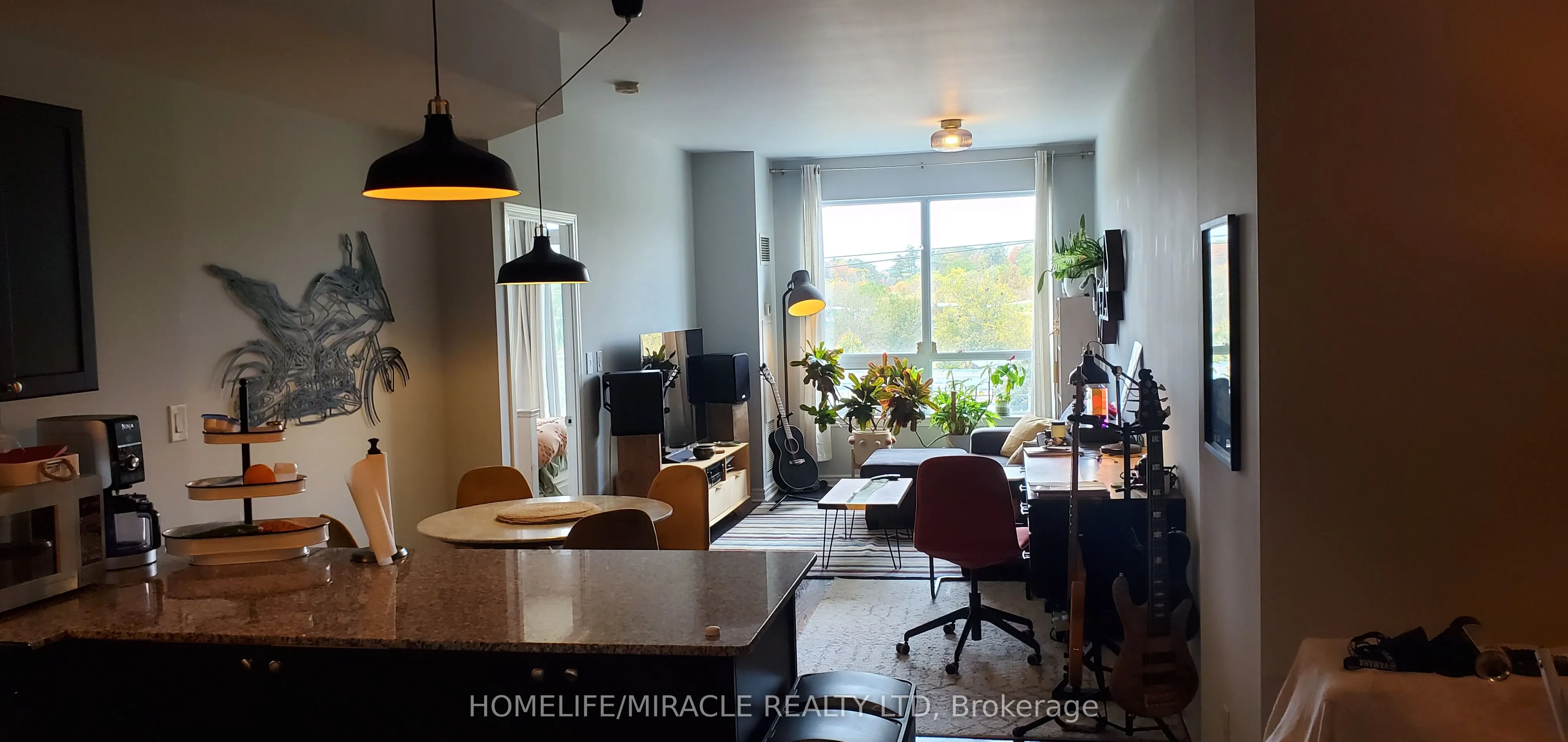 3865 Lake Shore Boulevard W, #408