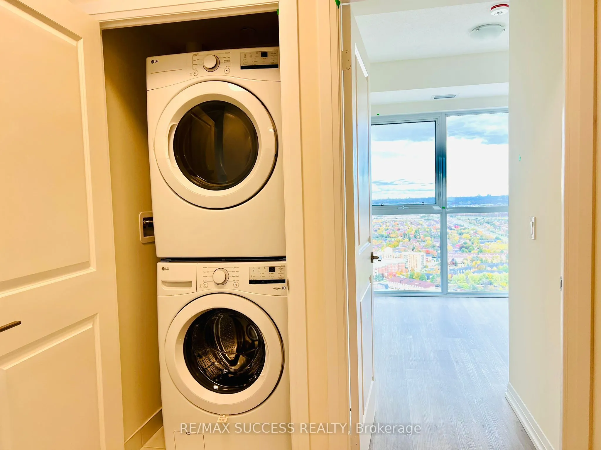 15 Watergarden Drive, #2909