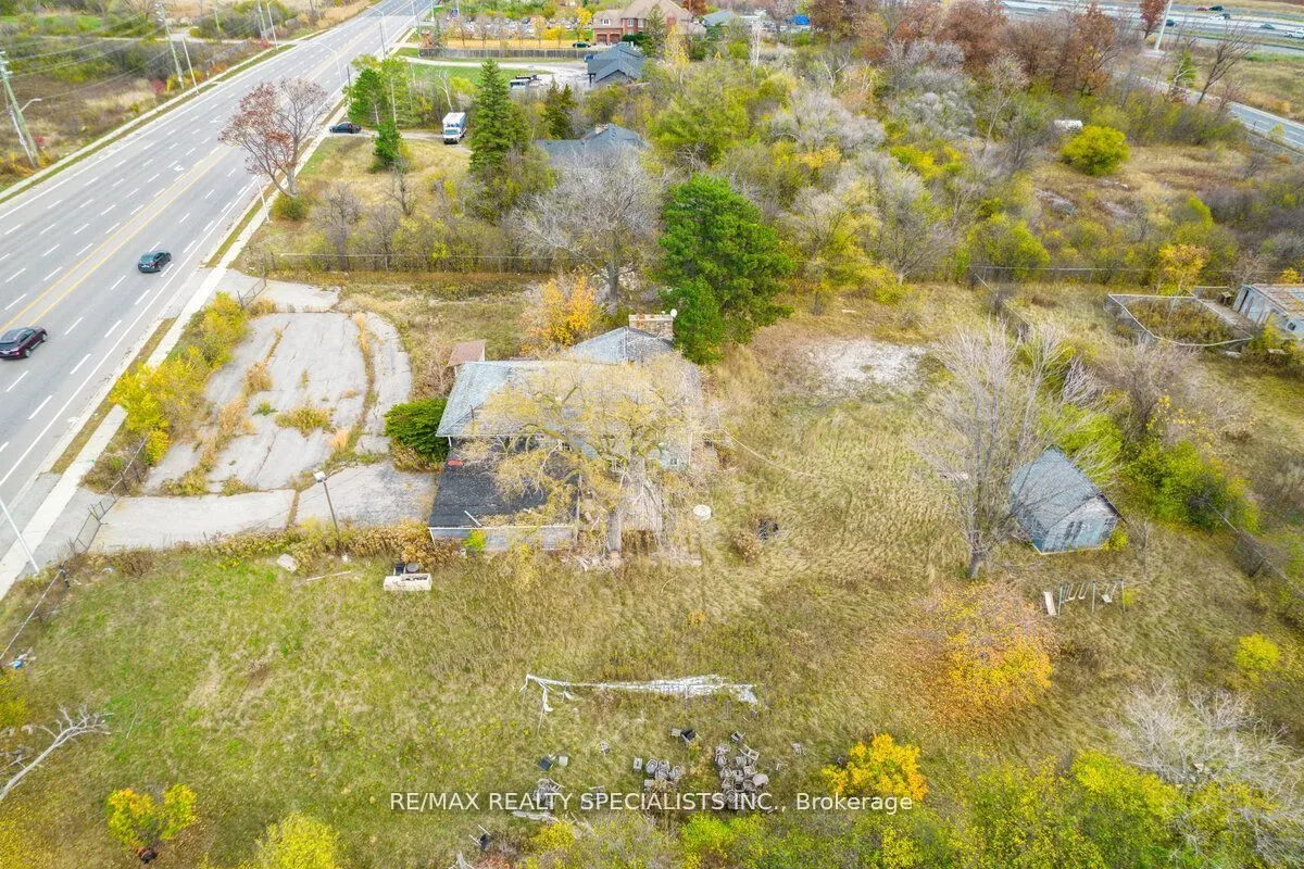 2036 Upper Middle Road E