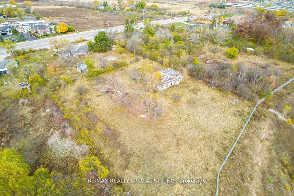 2036 Upper Middle Road E