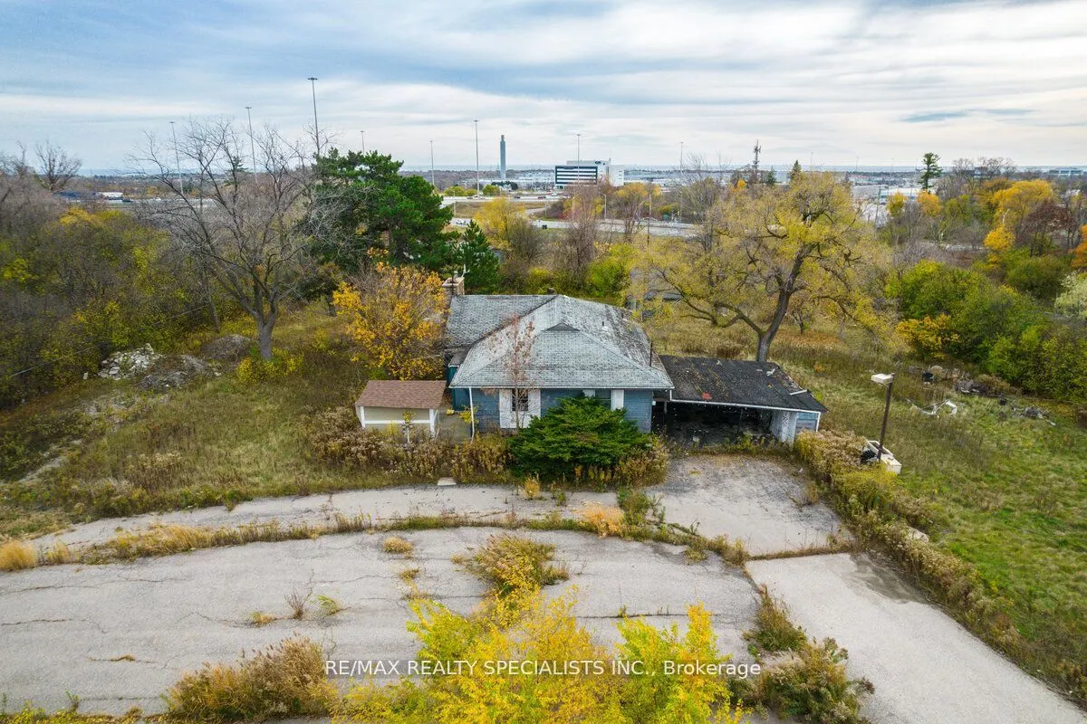 2036 Upper Middle Road E