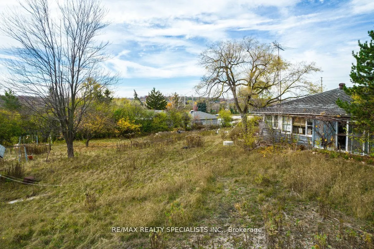 2036 Upper Middle Road E