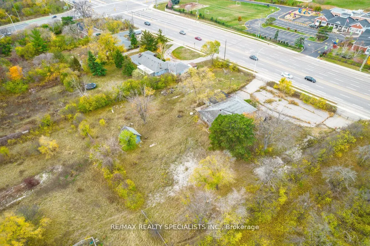 2036 Upper Middle Road E