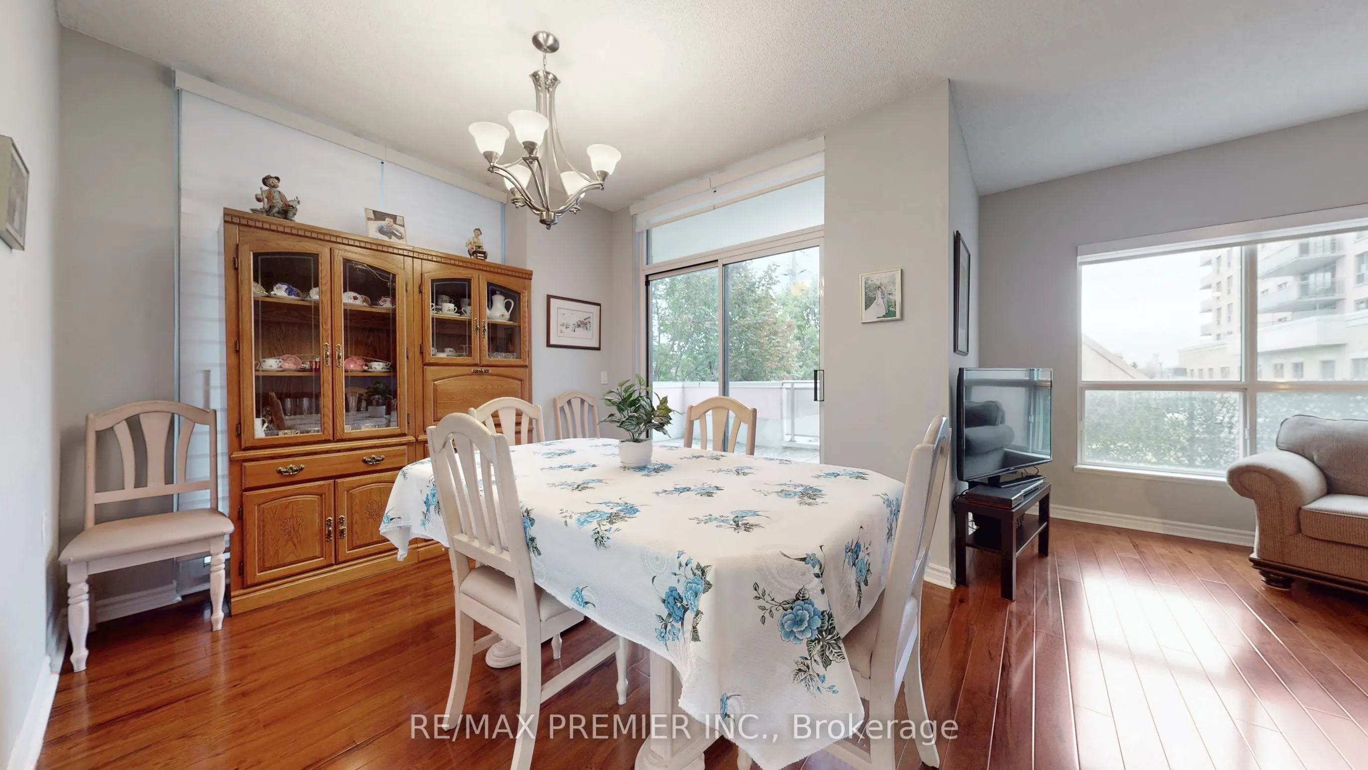 810 Scollard Court, #204