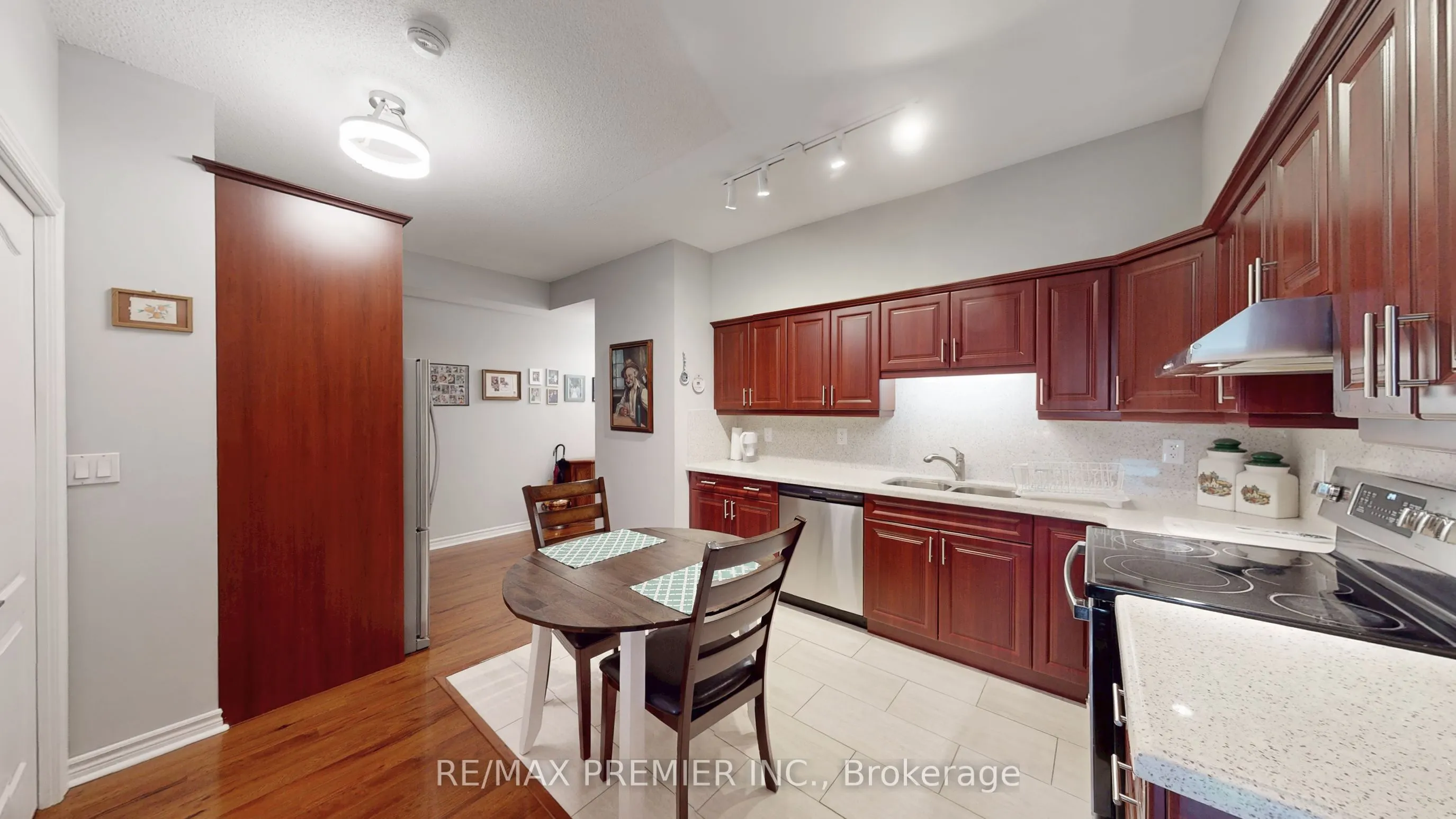 810 Scollard Court, #204