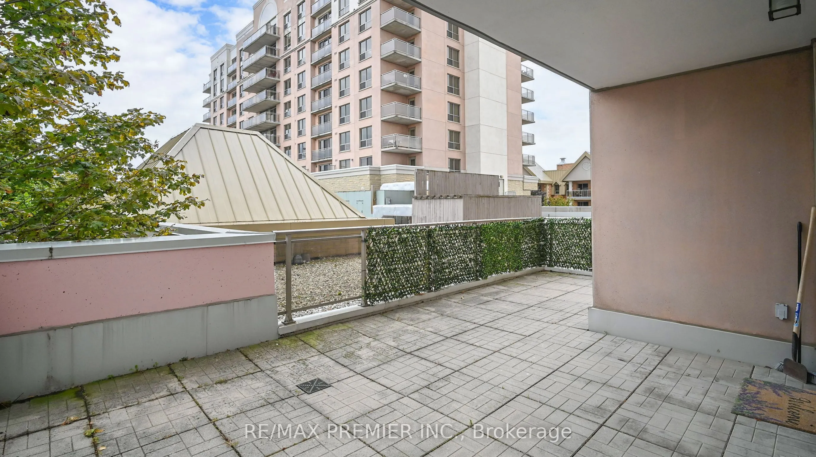 810 Scollard Court, #204