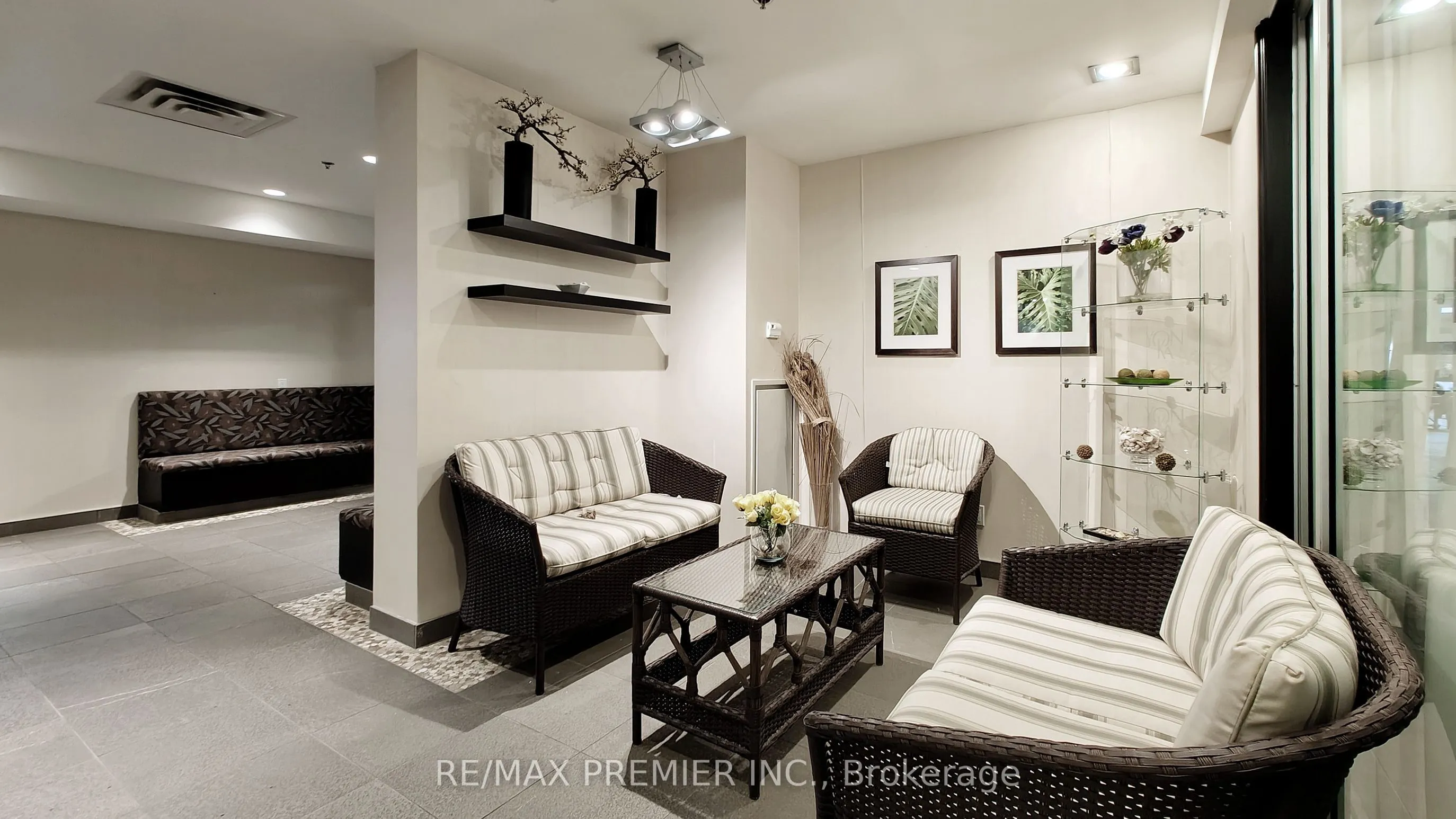 810 Scollard Court, #204