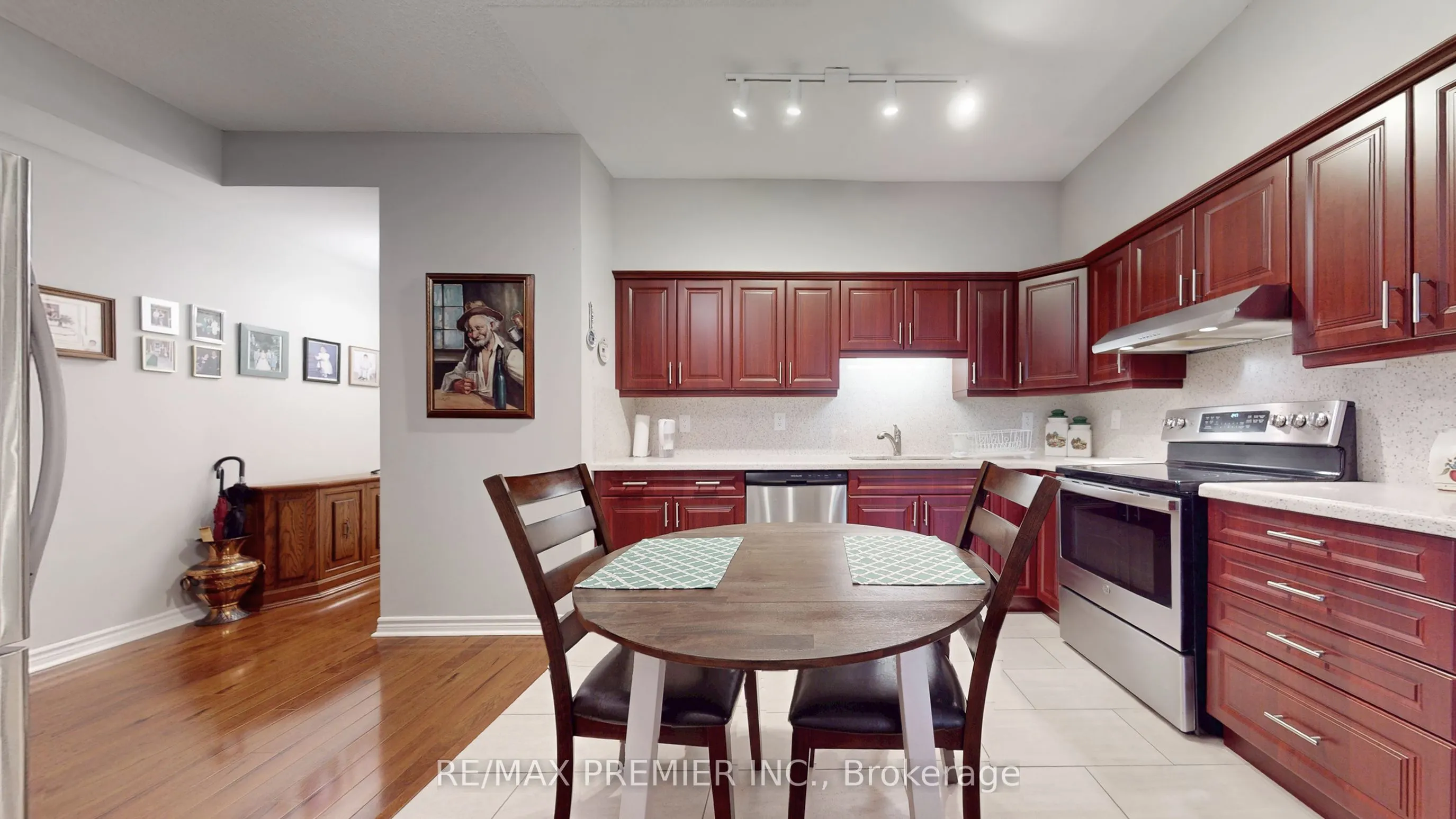 810 Scollard Court, #204