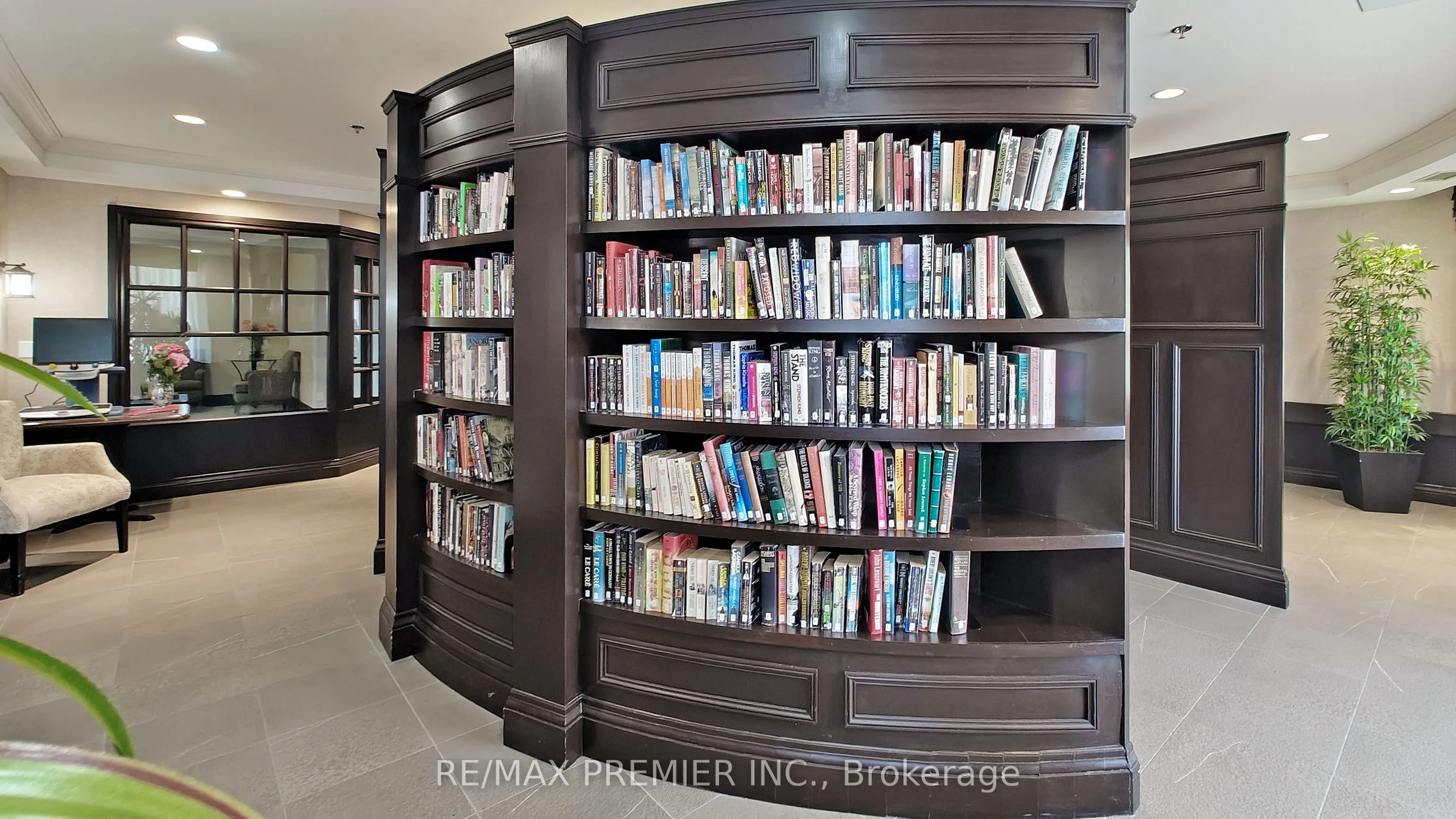 810 Scollard Court, #204