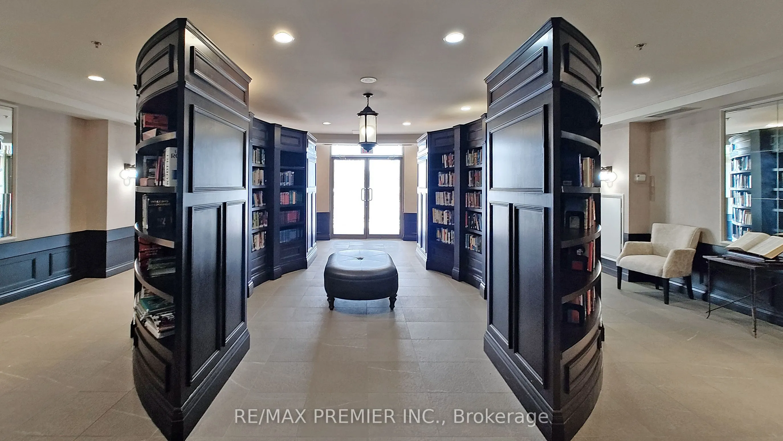 810 Scollard Court, #204