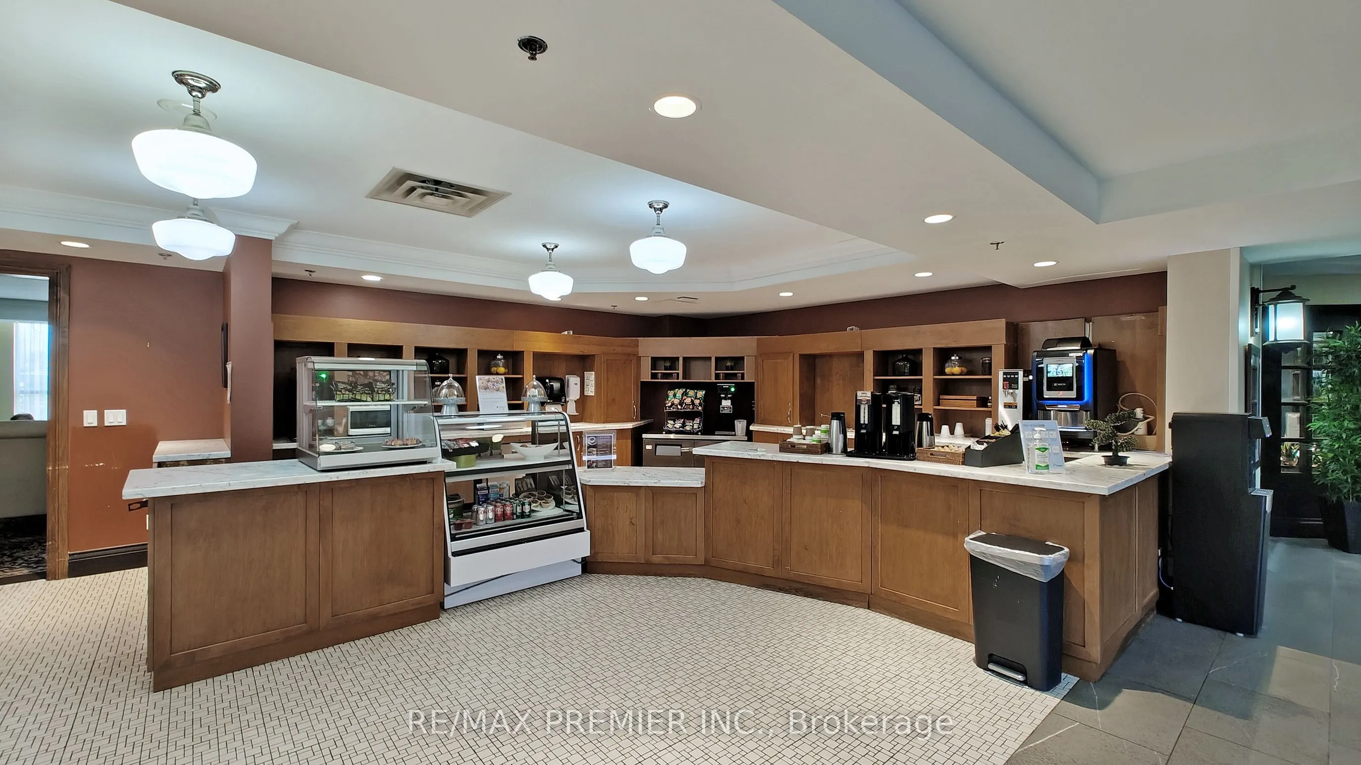 810 Scollard Court, #204