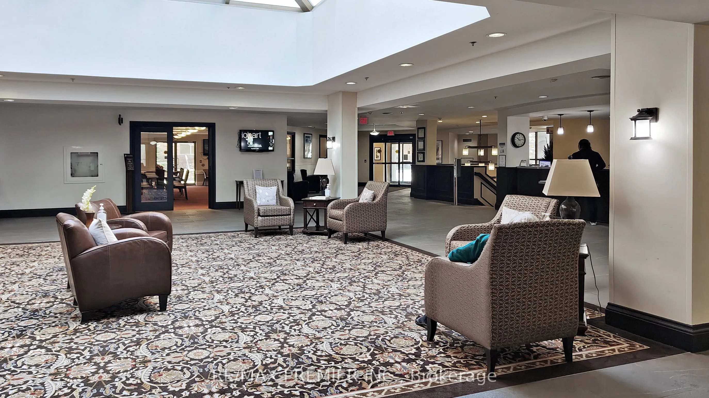 810 Scollard Court, #204