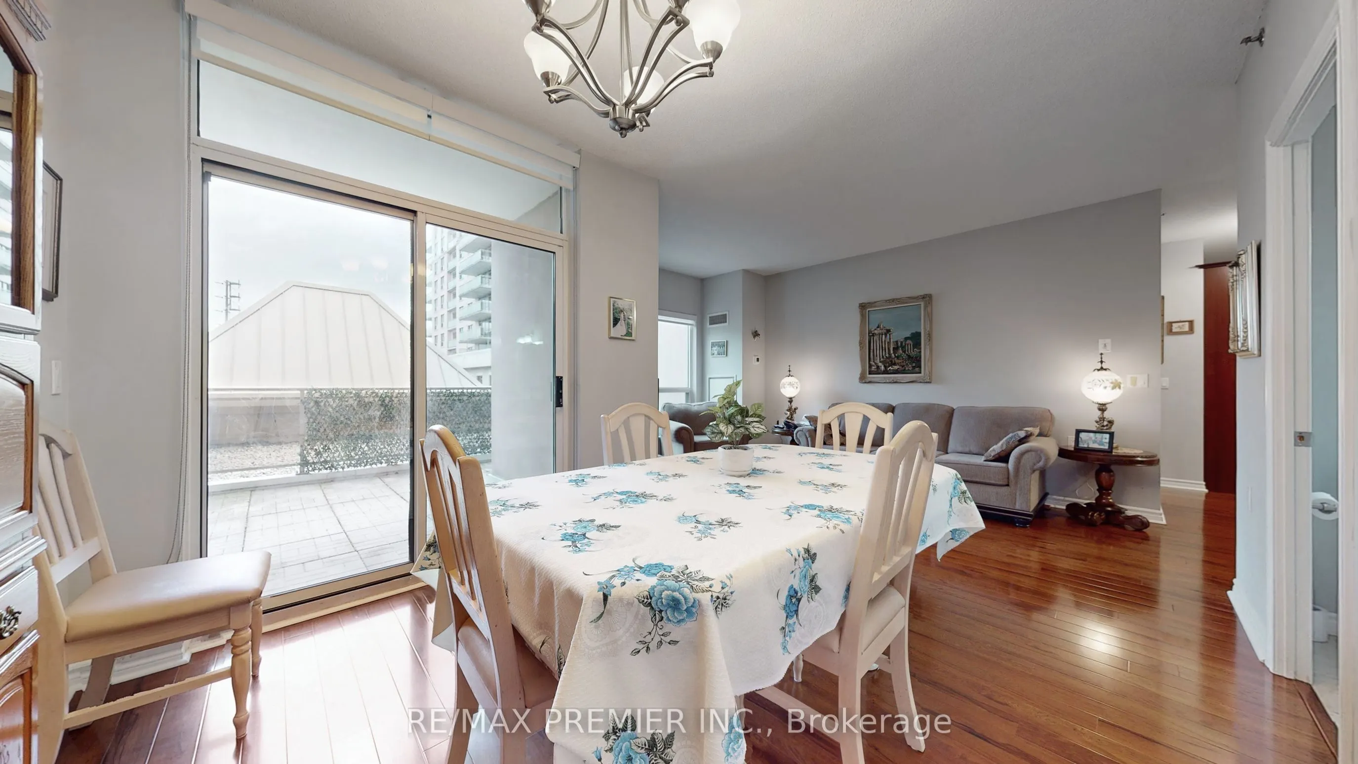 810 Scollard Court, #204