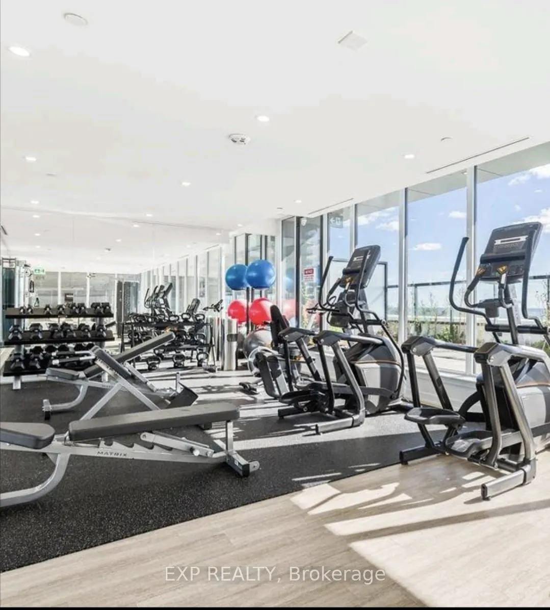 370 Martha Street, #806