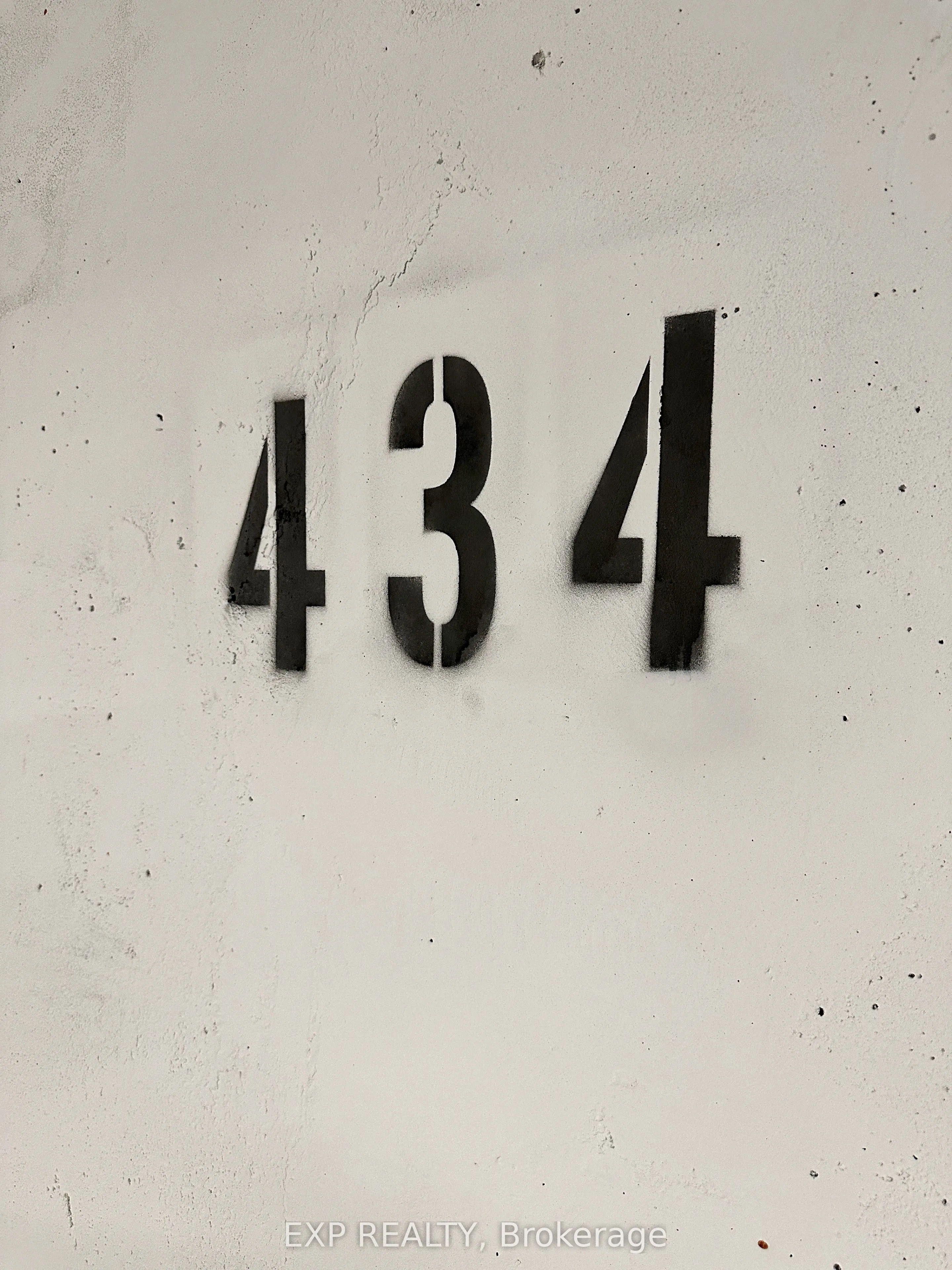 370 Martha Street, #806