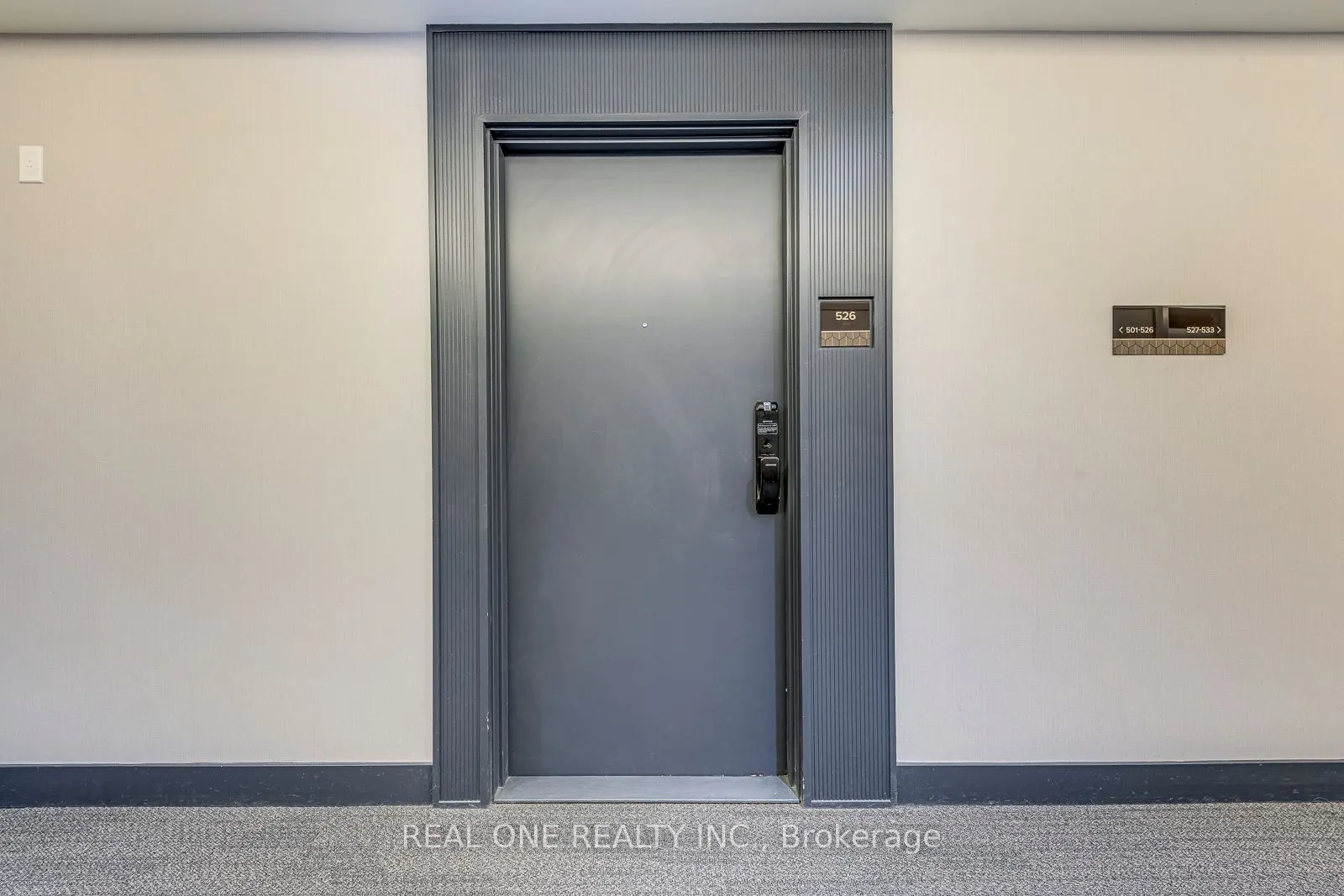 405 Dundas Street W, #526