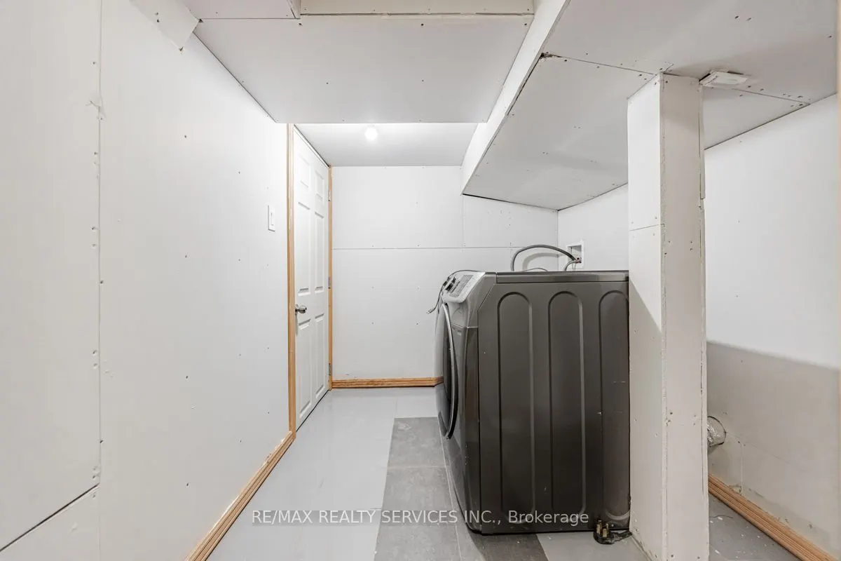 71 Humberstone Crescent