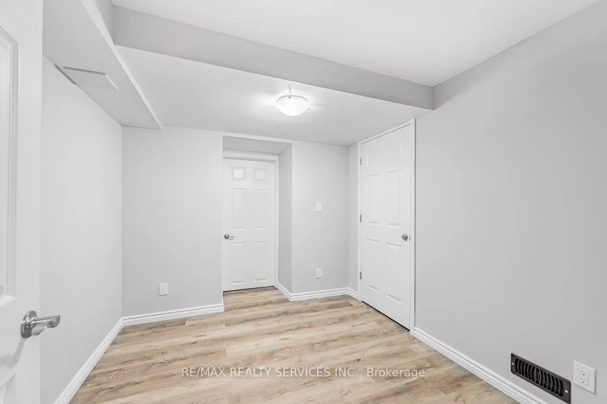 71 Humberstone Crescent