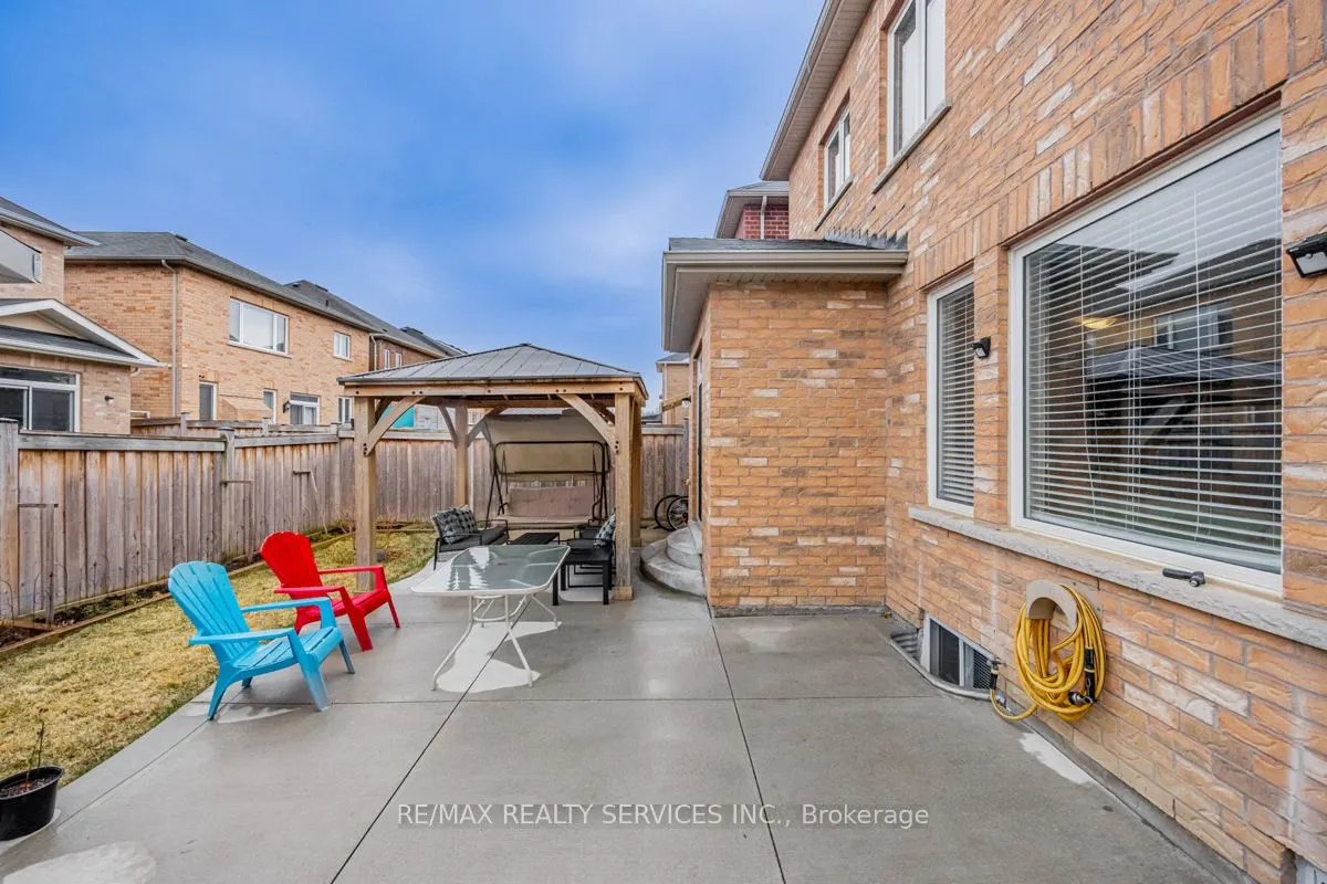 71 Humberstone Crescent