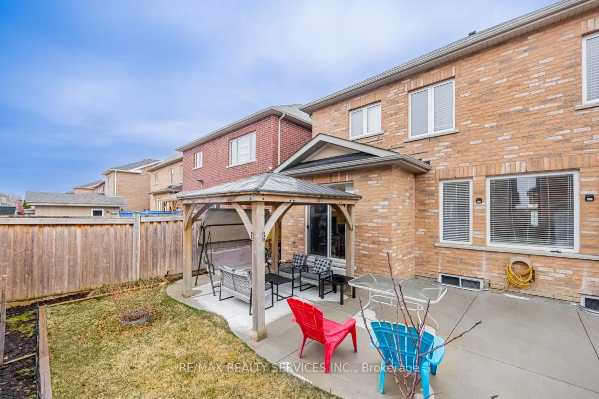 71 Humberstone Crescent