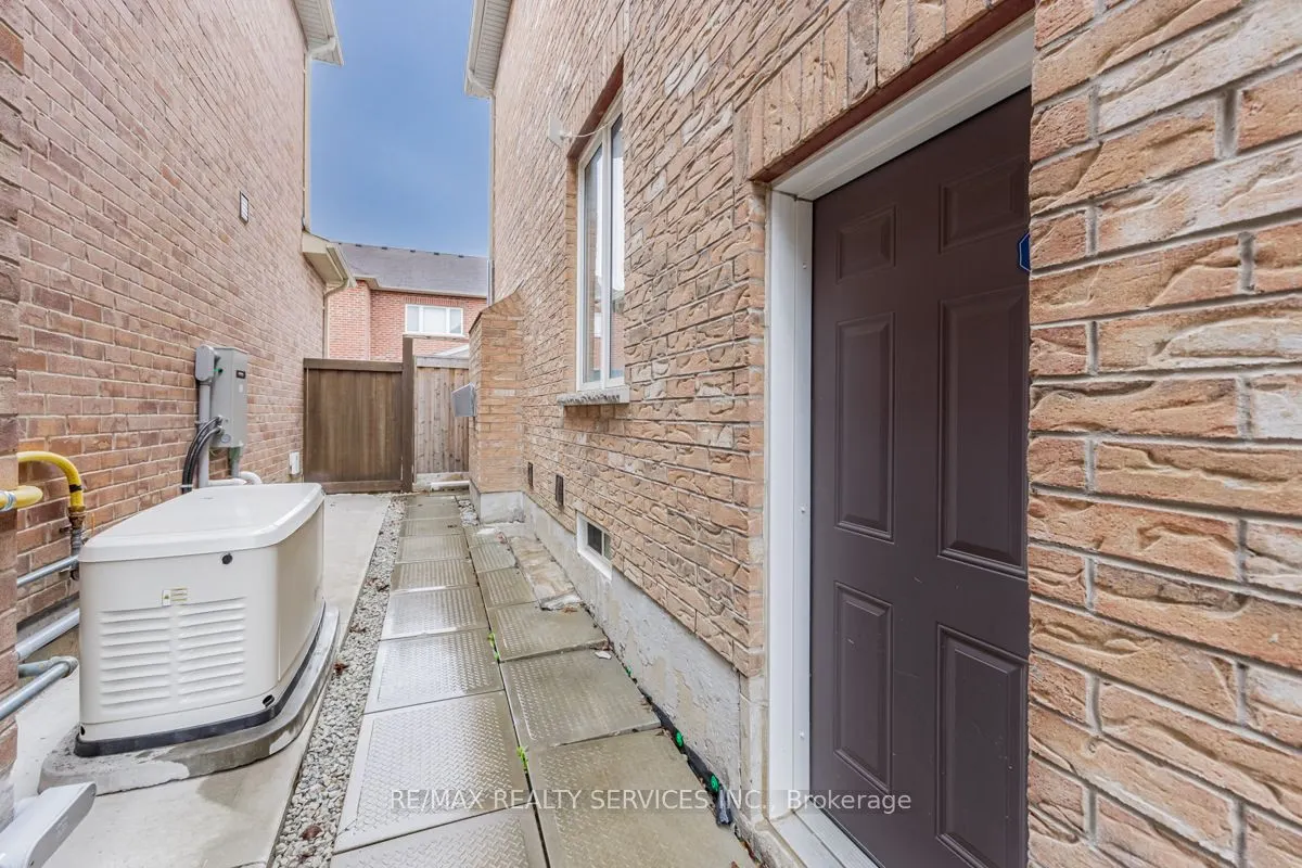 71 Humberstone Crescent